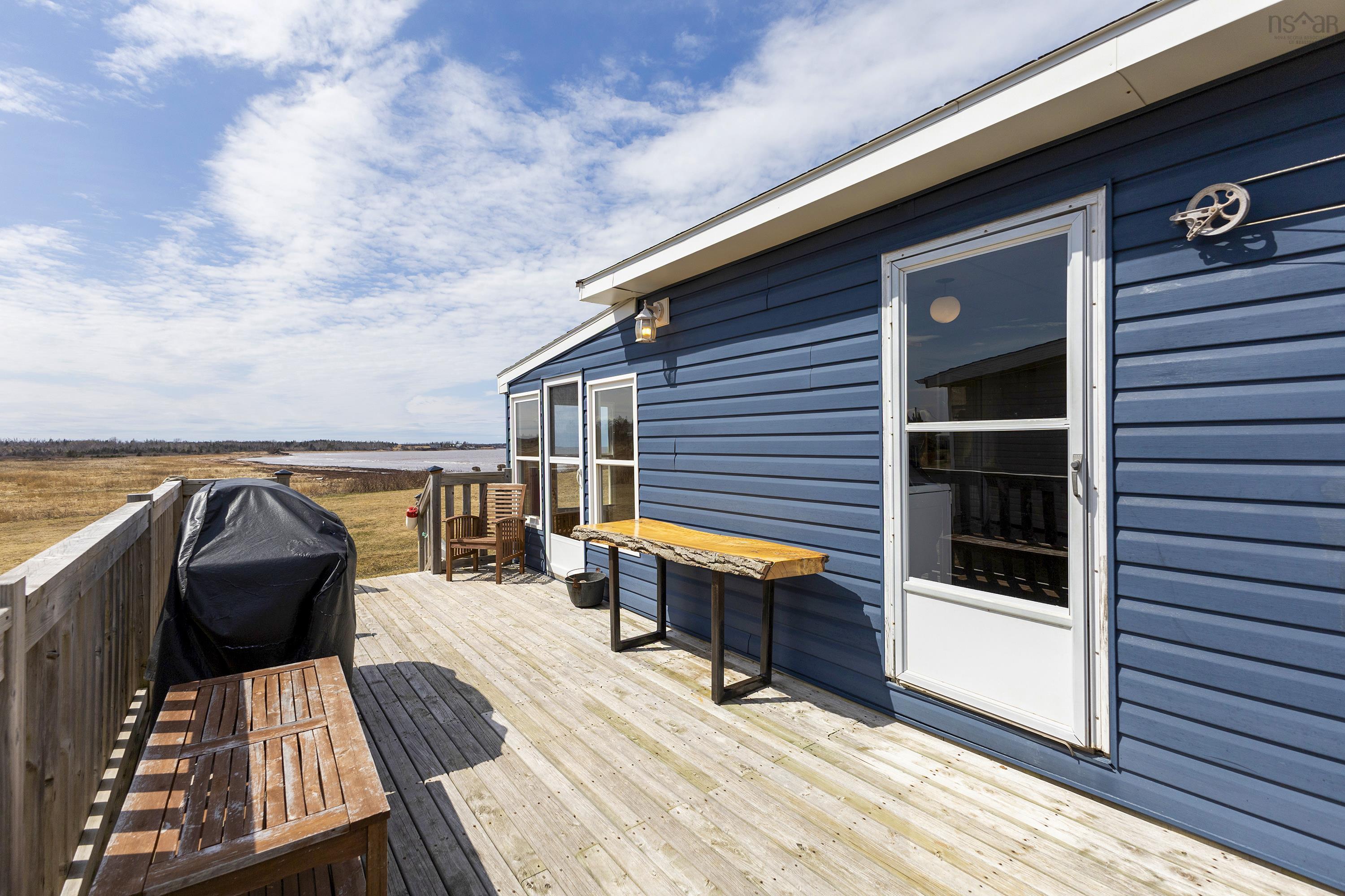 $325,000.00: 46 Sunset Drive, Caribou Island