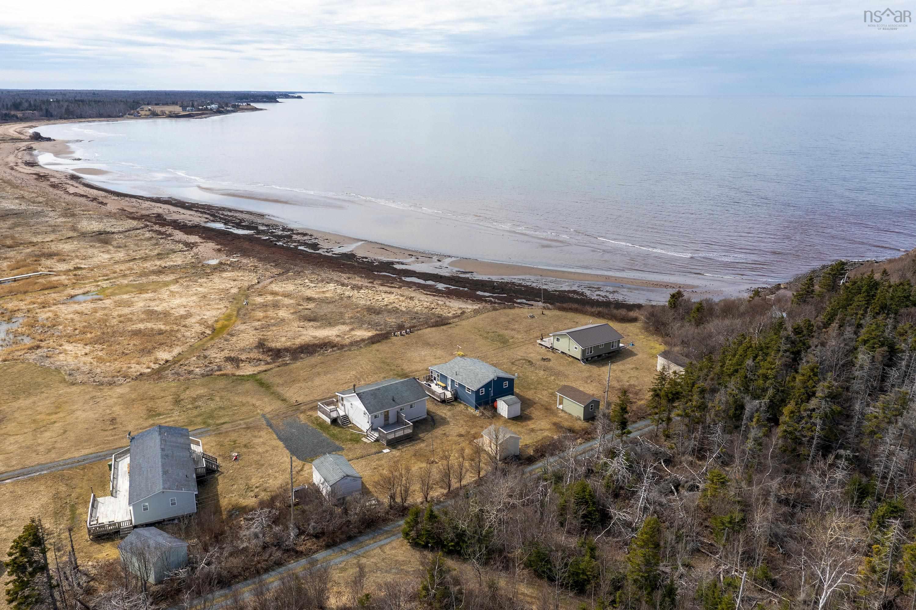 $325,000.00: 46 Sunset Drive, Caribou Island