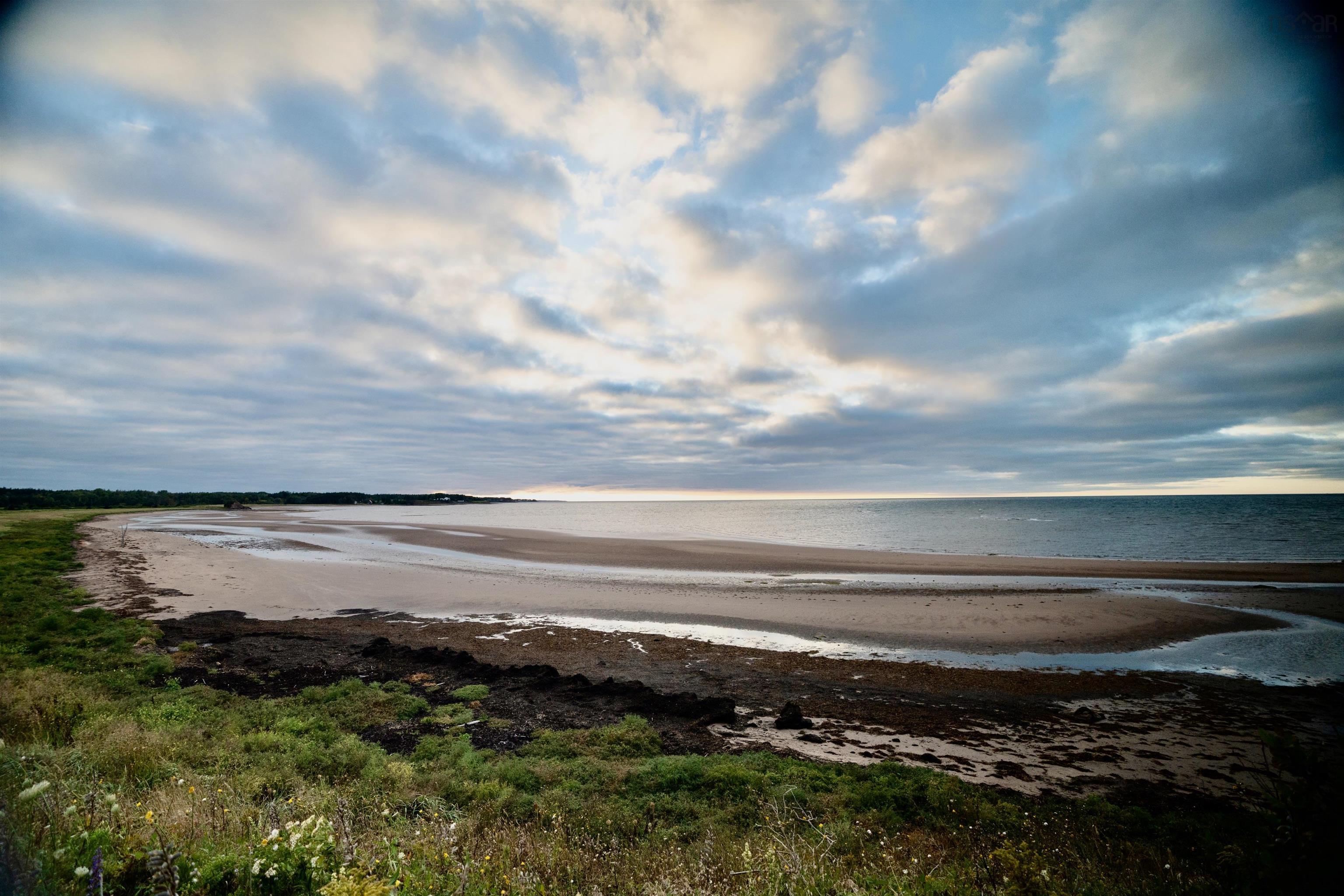 $299,999.00: 46 Sunset Drive, Caribou Island