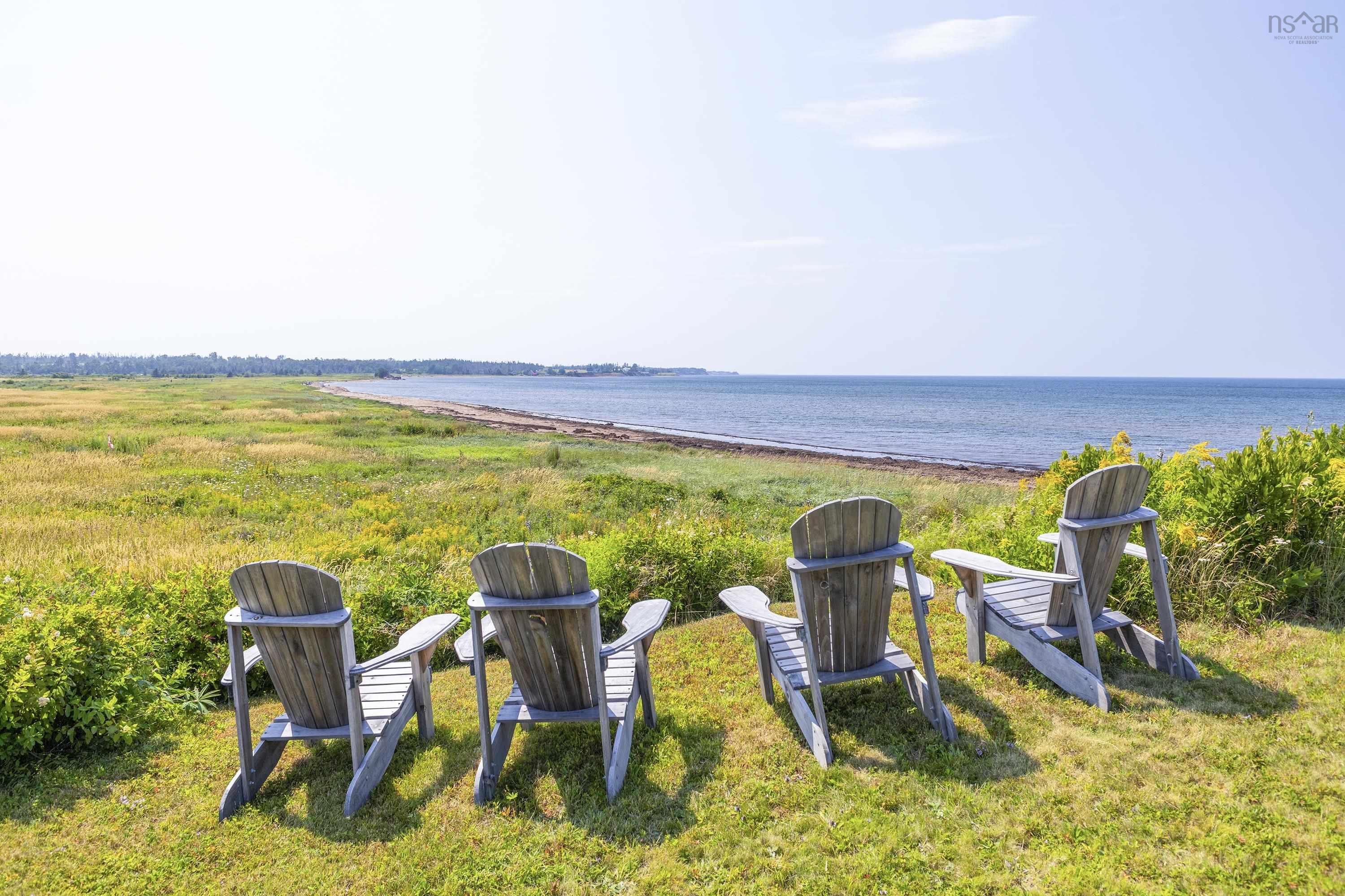 $299,999.00: 46 Sunset Drive, Caribou Island