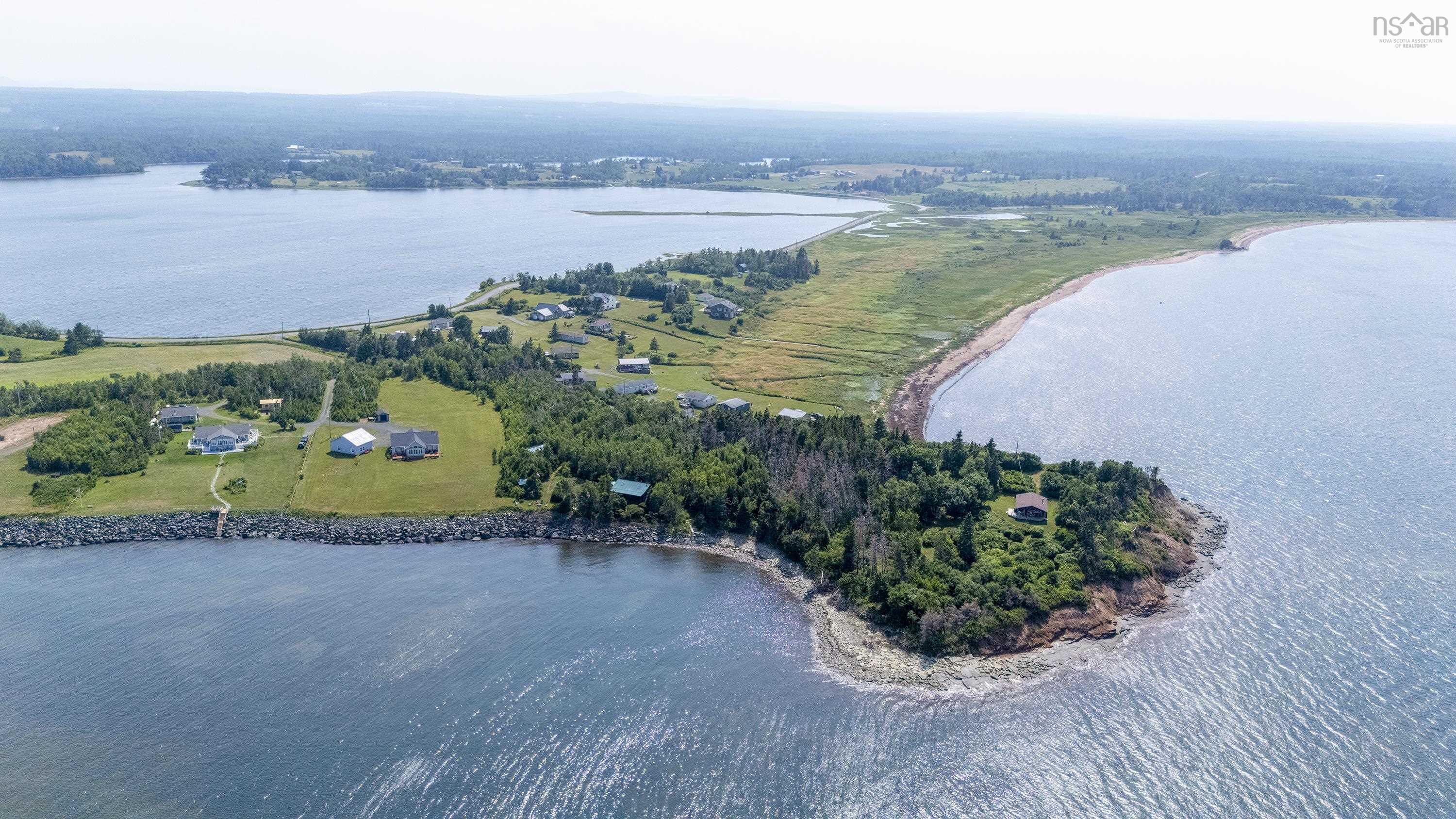 $299,999.00: 46 Sunset Drive, Caribou Island