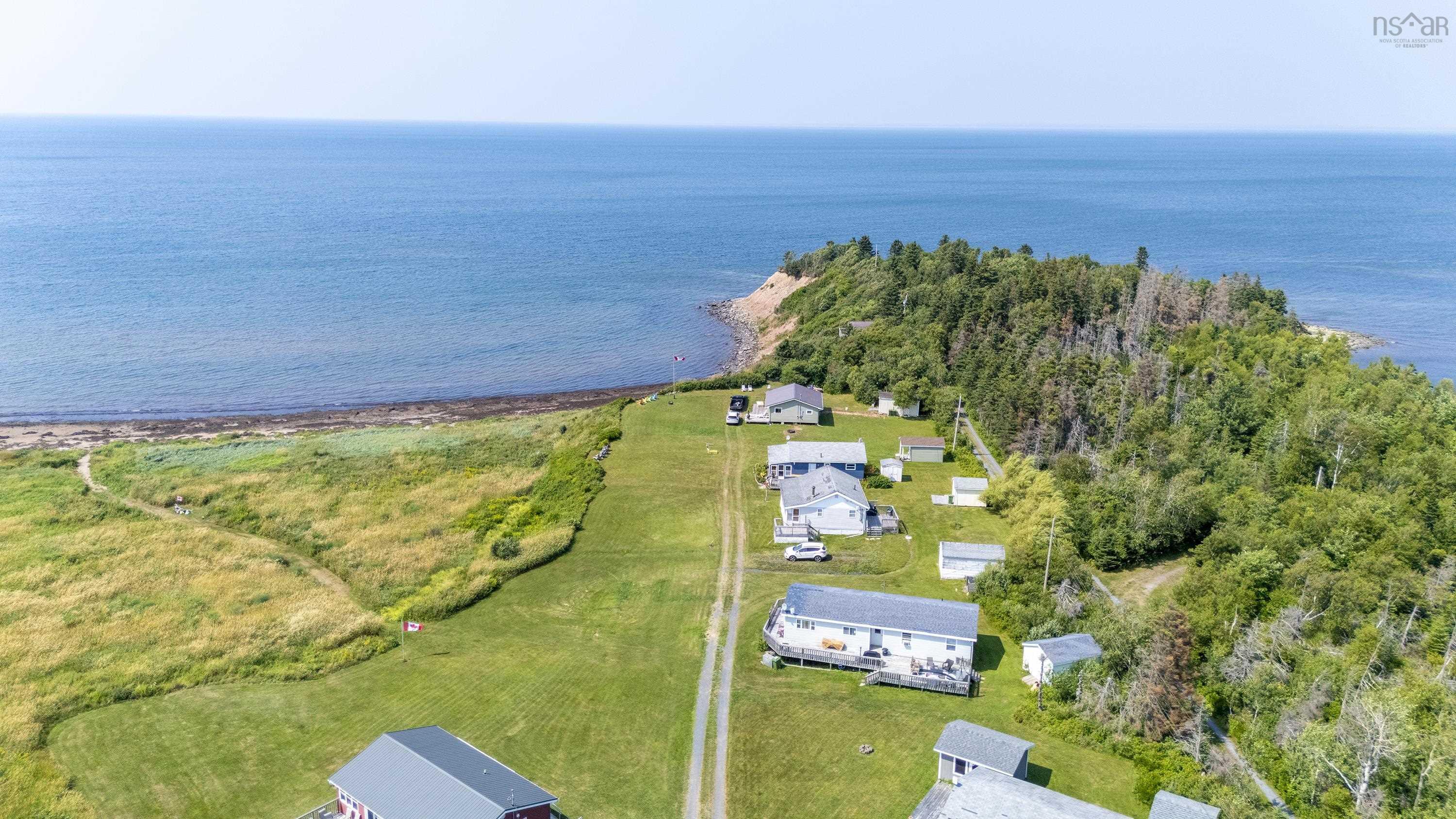 $299,999.00: 46 Sunset Drive, Caribou Island