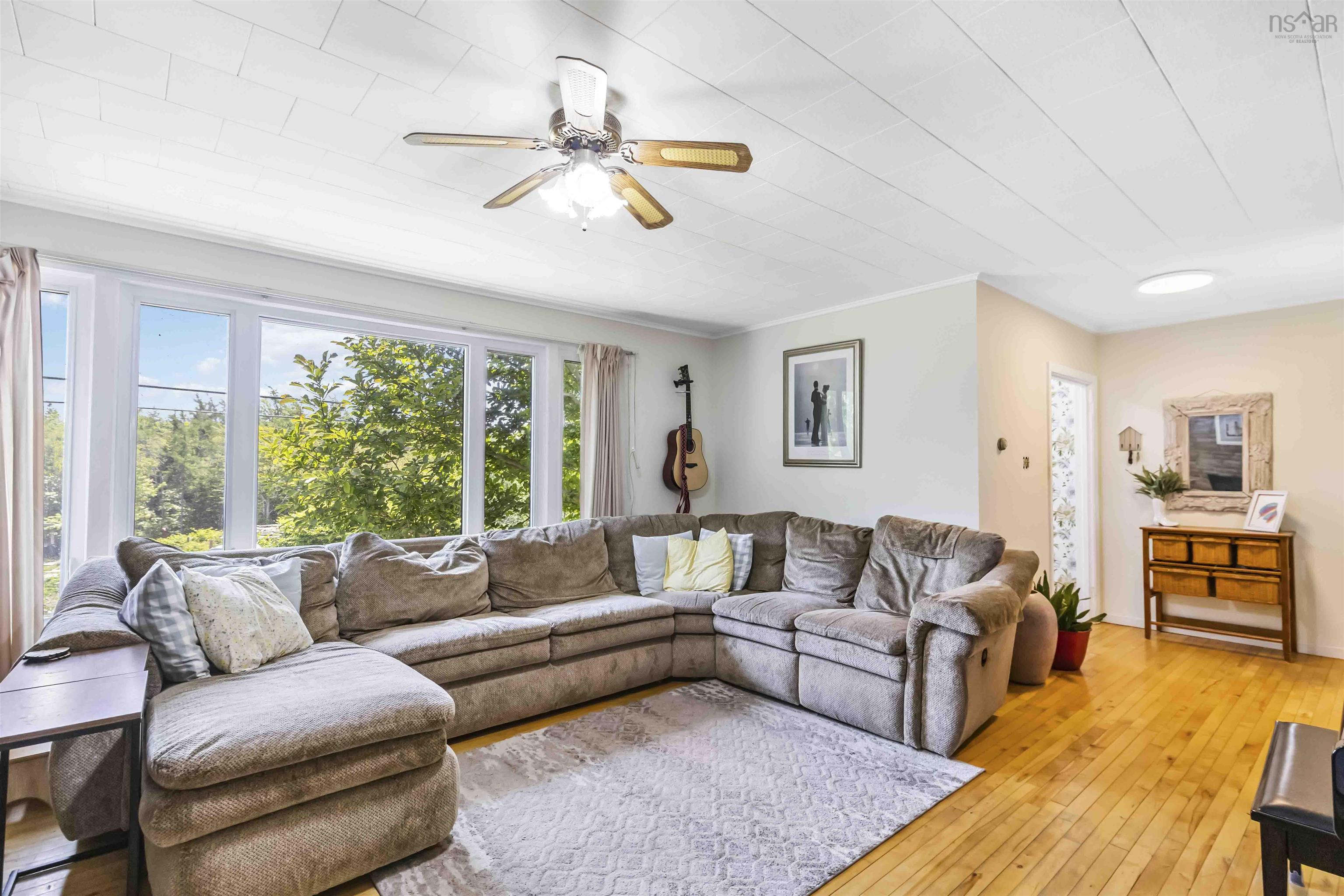 $420,000.00: 188 North Side Road, Riverport