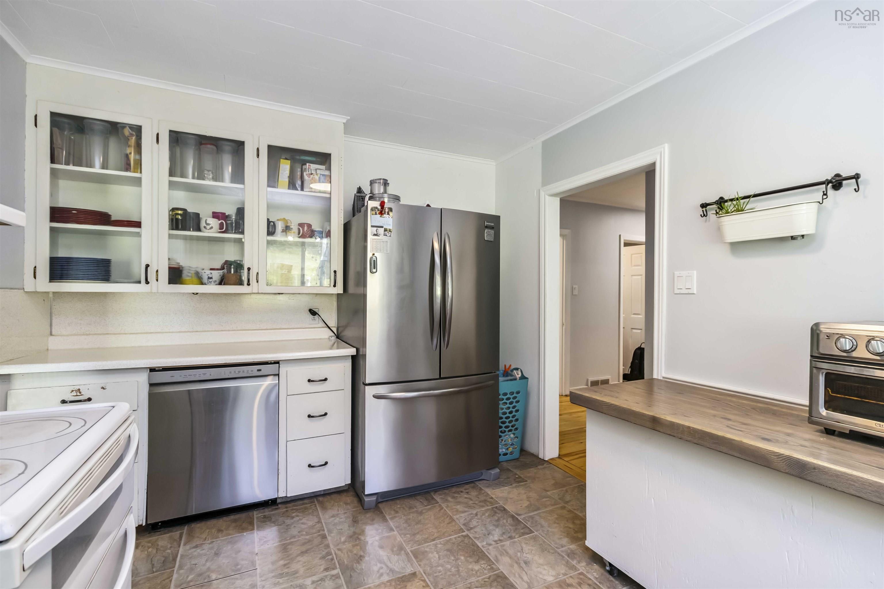 $420,000.00: 188 North Side Road, Riverport