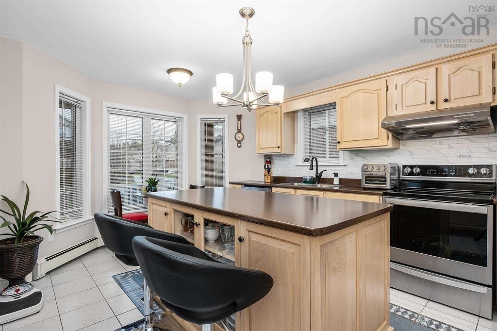 $734,900.00: 7 ROXHAM Close, Halifax Regional Municipality