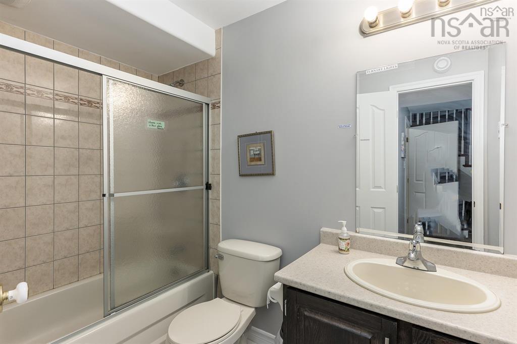 $734,900.00: 7 ROXHAM Close, Halifax Regional Municipality