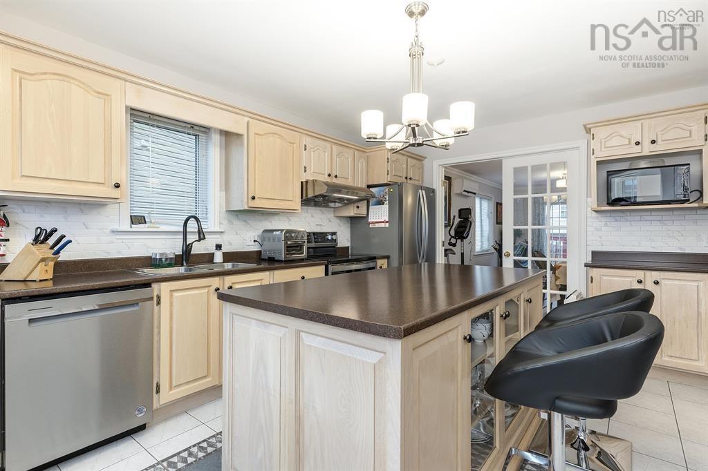 $734,900.00: 7 ROXHAM Close, Halifax Regional Municipality