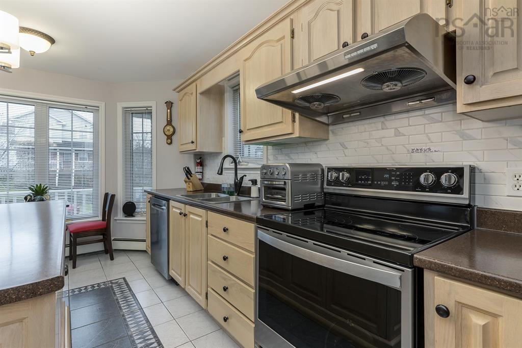 $734,900.00: 7 ROXHAM Close, Halifax Regional Municipality