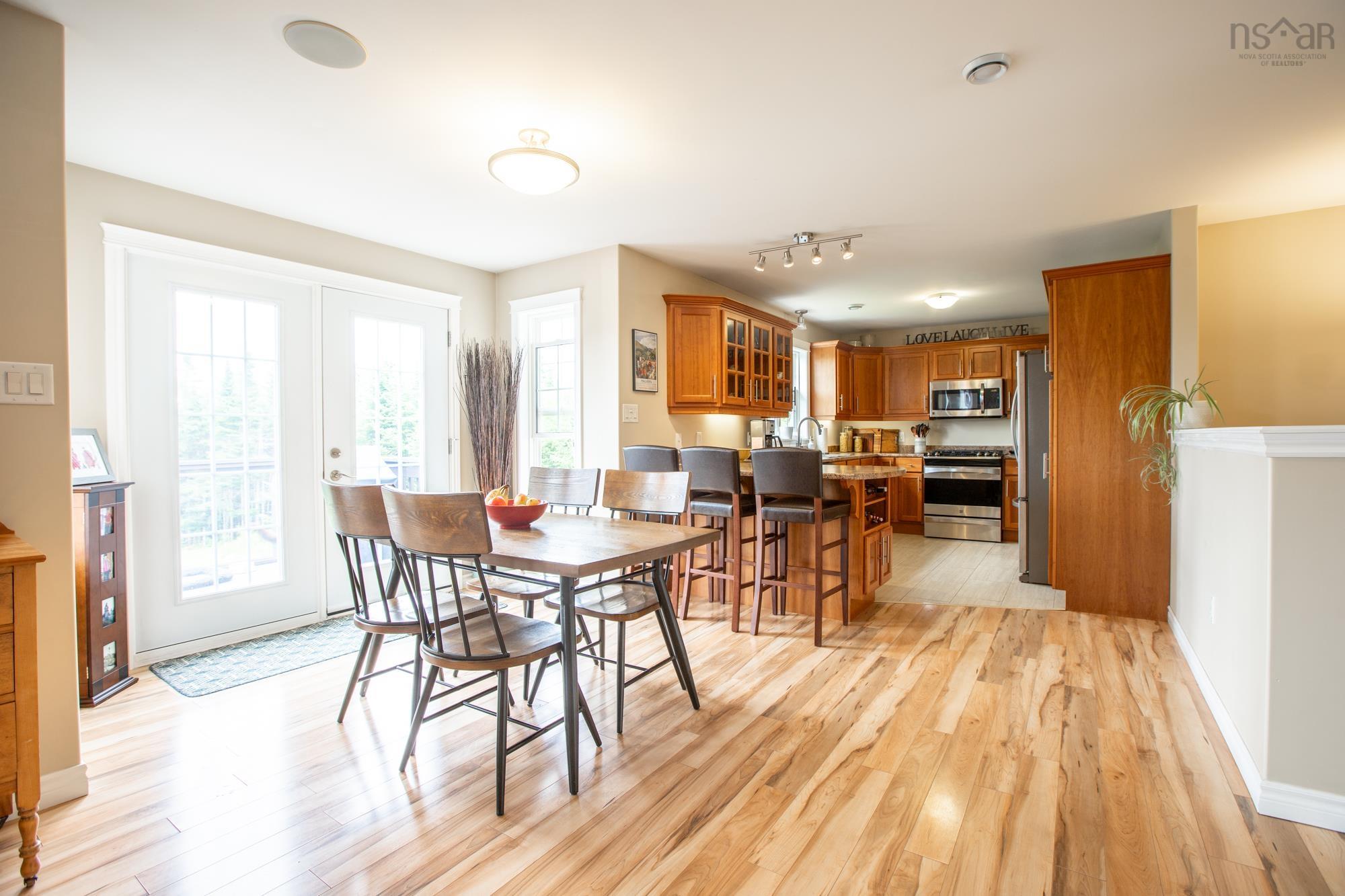 $609,900.00: 3 Evergreen Crescent, West Porters Lake