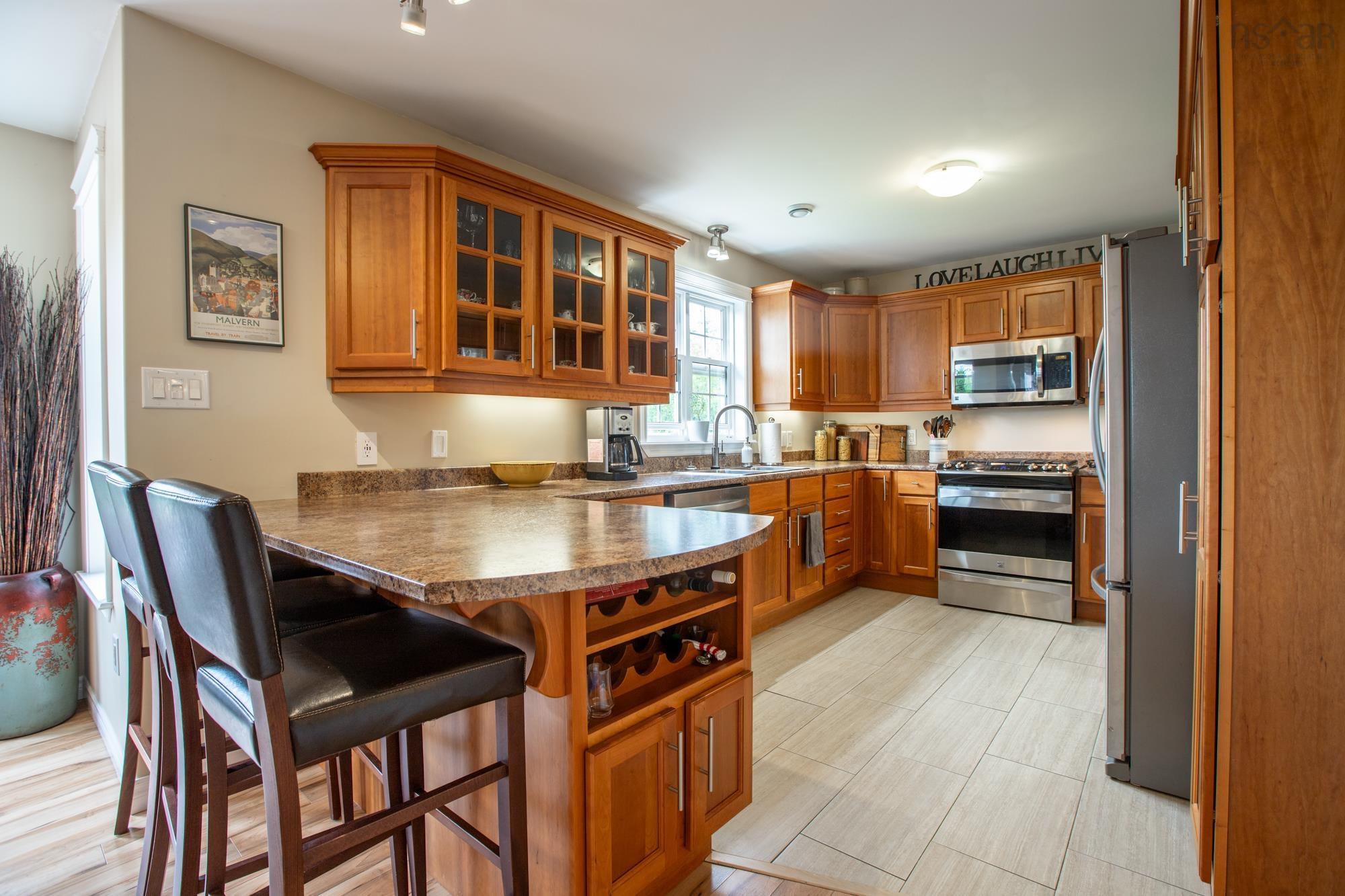 $609,900.00: 3 Evergreen Crescent, West Porters Lake