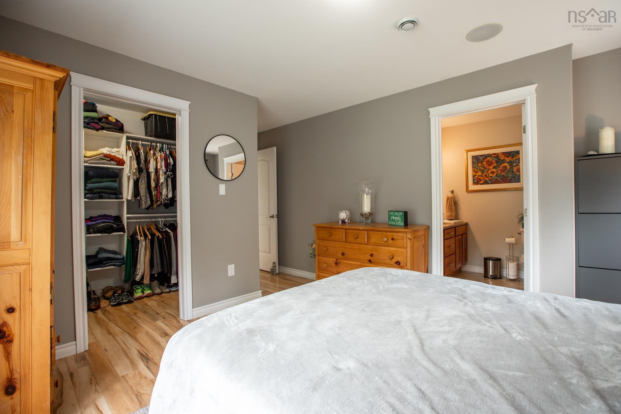 $609,900.00: 3 Evergreen Crescent, West Porters Lake