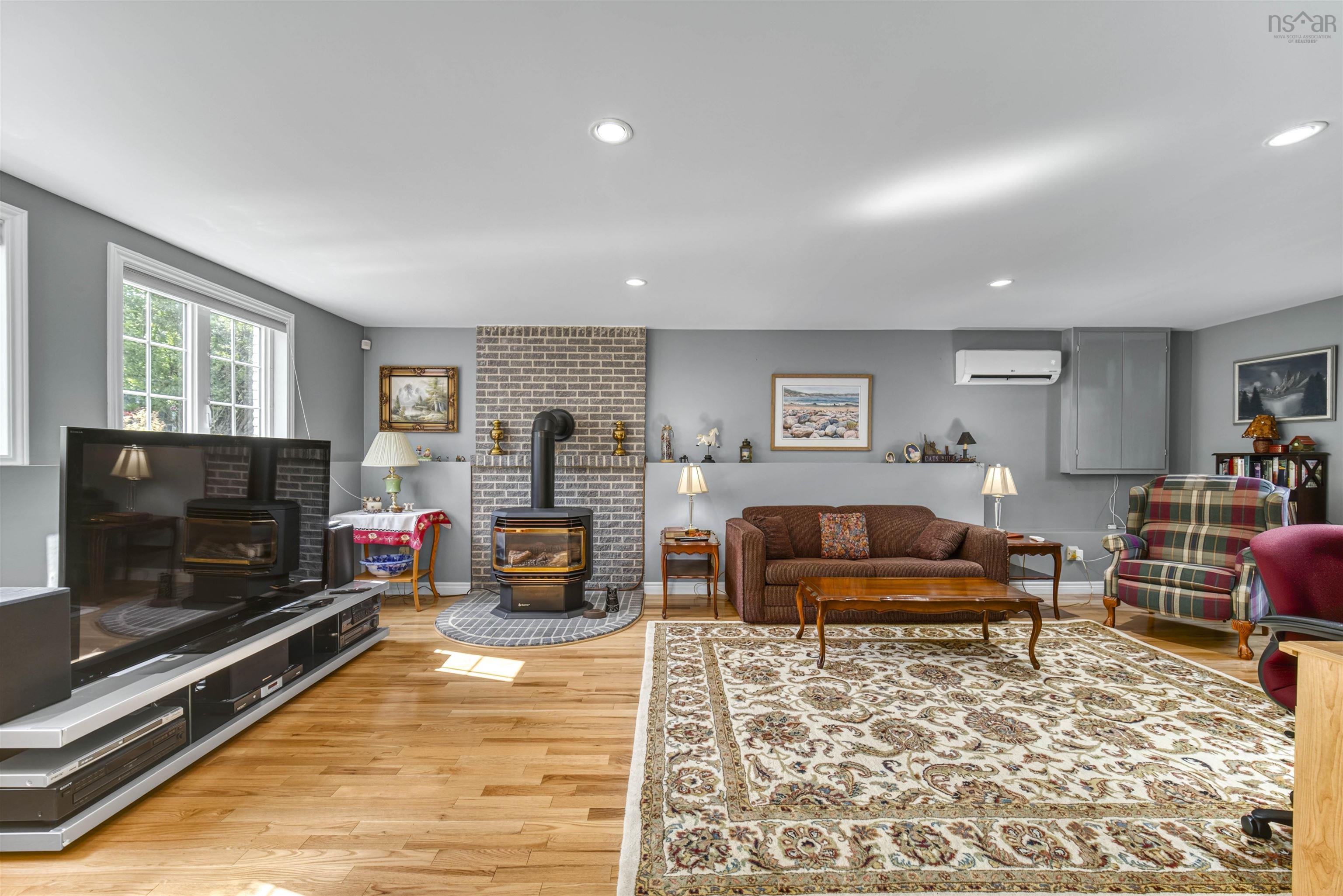 $589,900.00: 8 Old Birch Road, Dartmouth