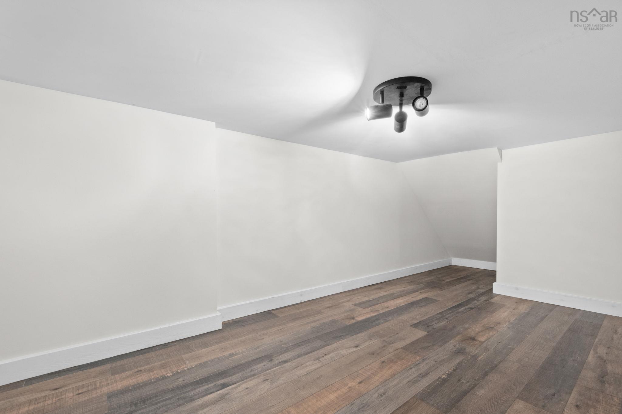 $448,800.00: 7 Baron Court, Cole Harbour