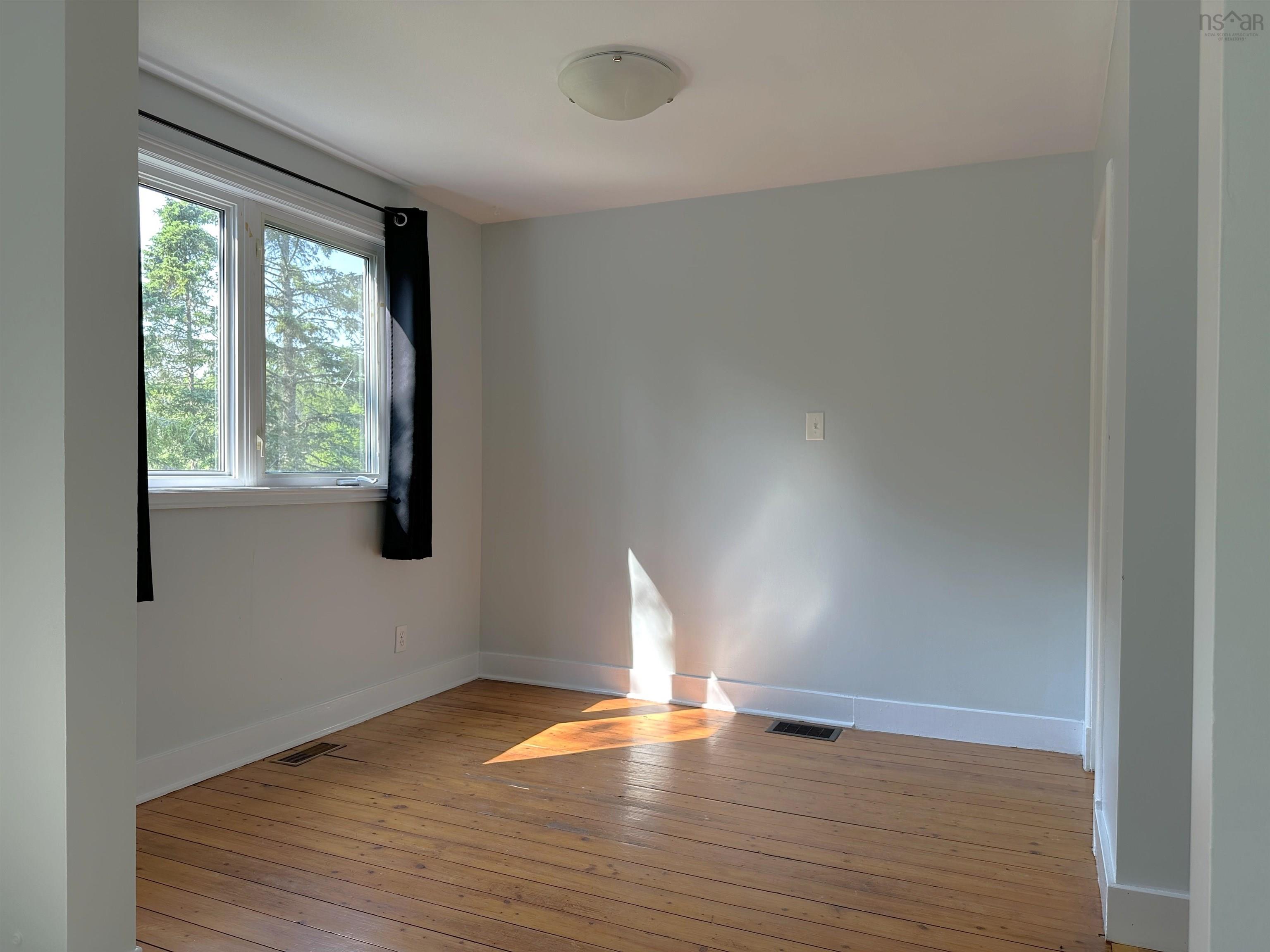 $377,500.00: 44 Bissett Lake Road, Cole Harbour