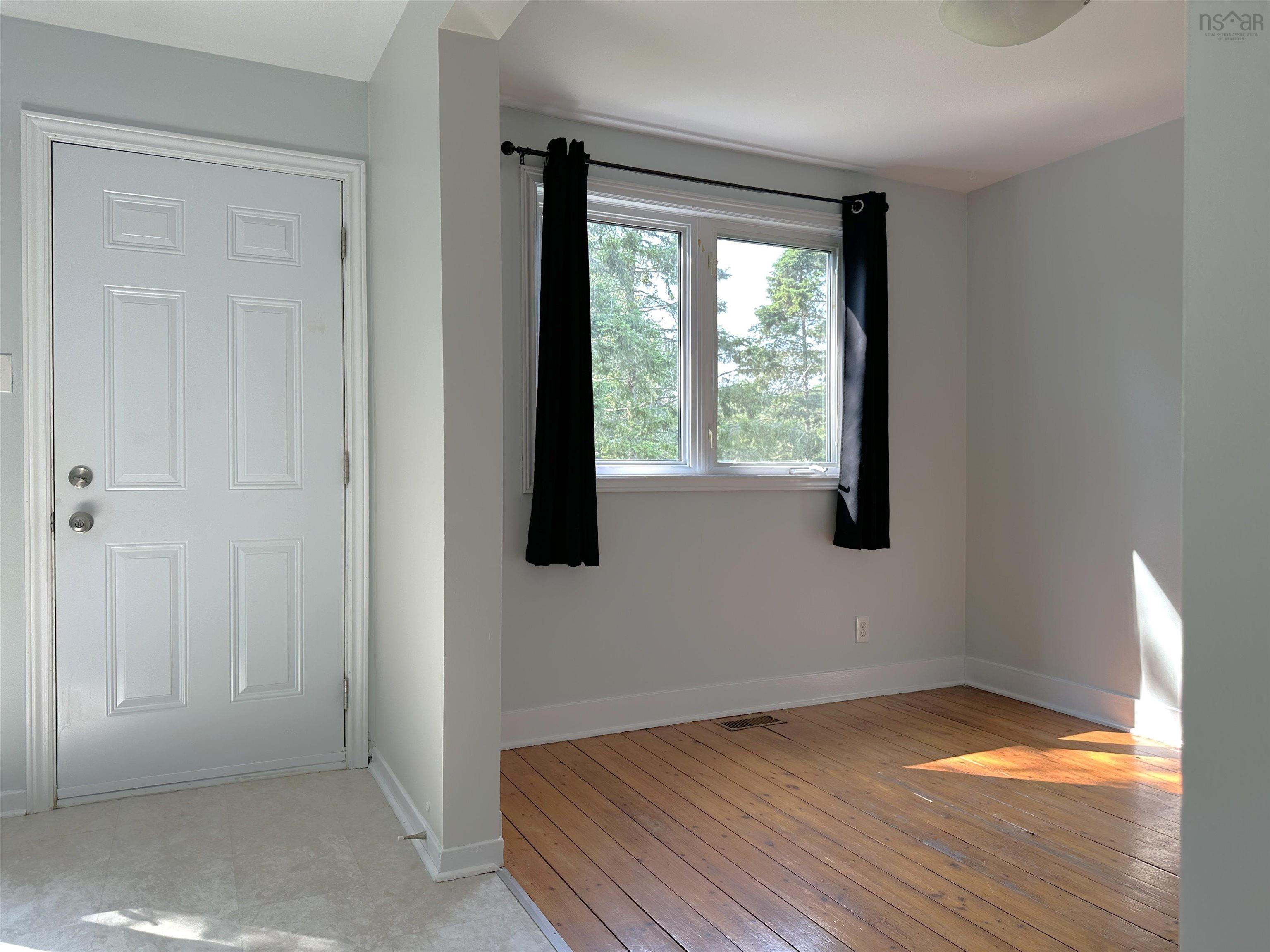 $377,500.00: 44 Bissett Lake Road, Cole Harbour