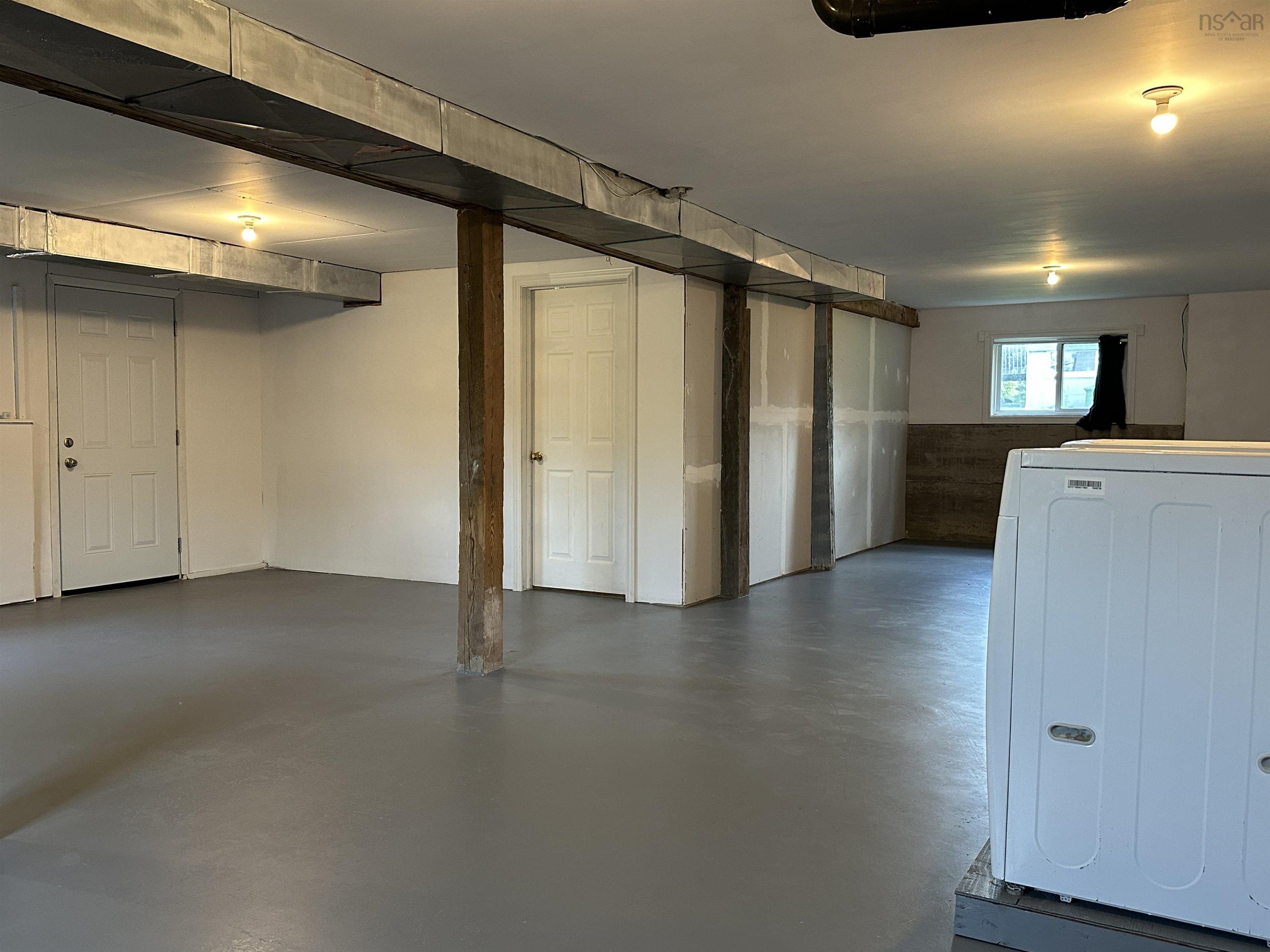 $377,500.00: 44 Bissett Lake Road, Cole Harbour