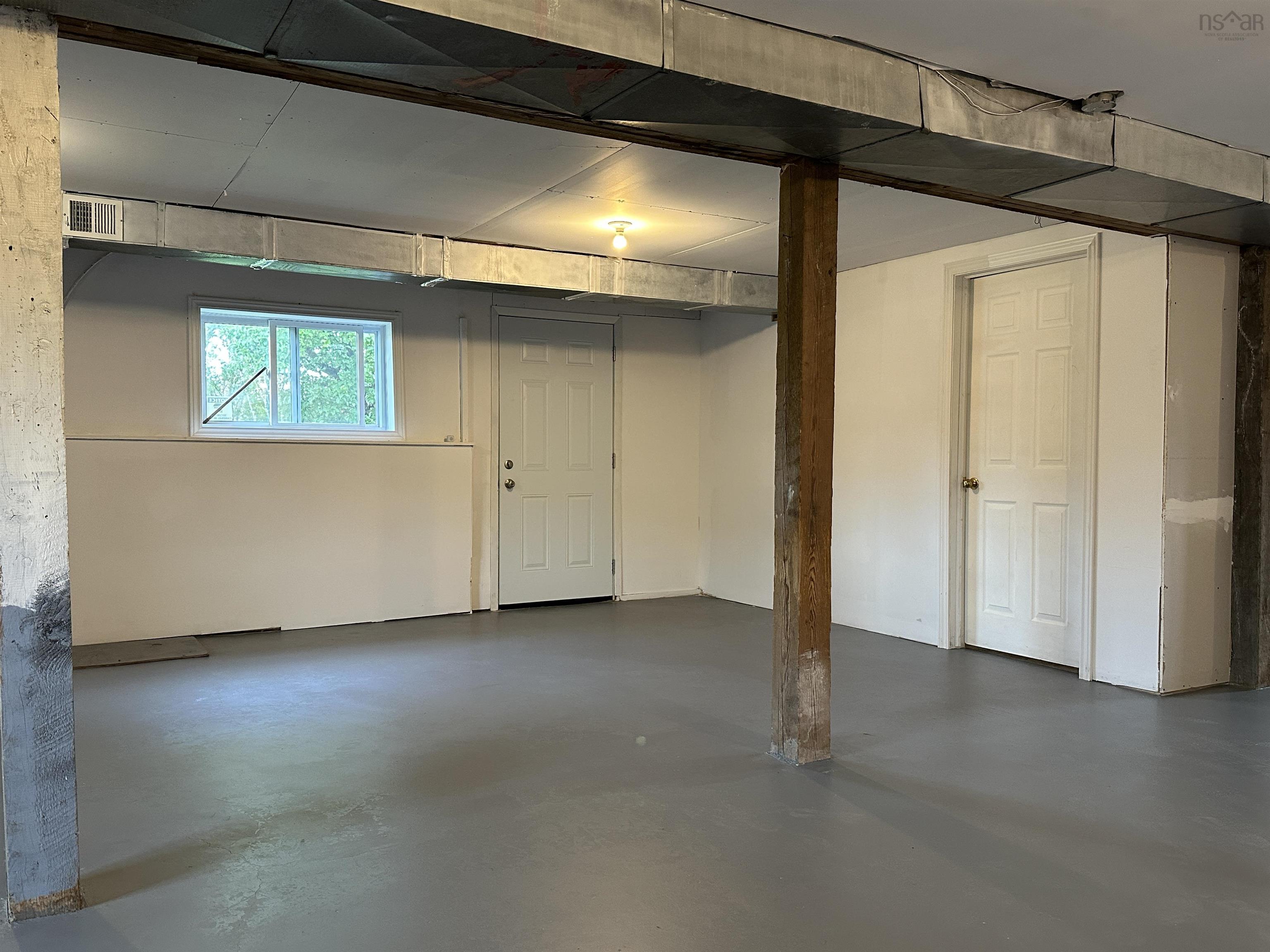 $377,500.00: 44 Bissett Lake Road, Cole Harbour