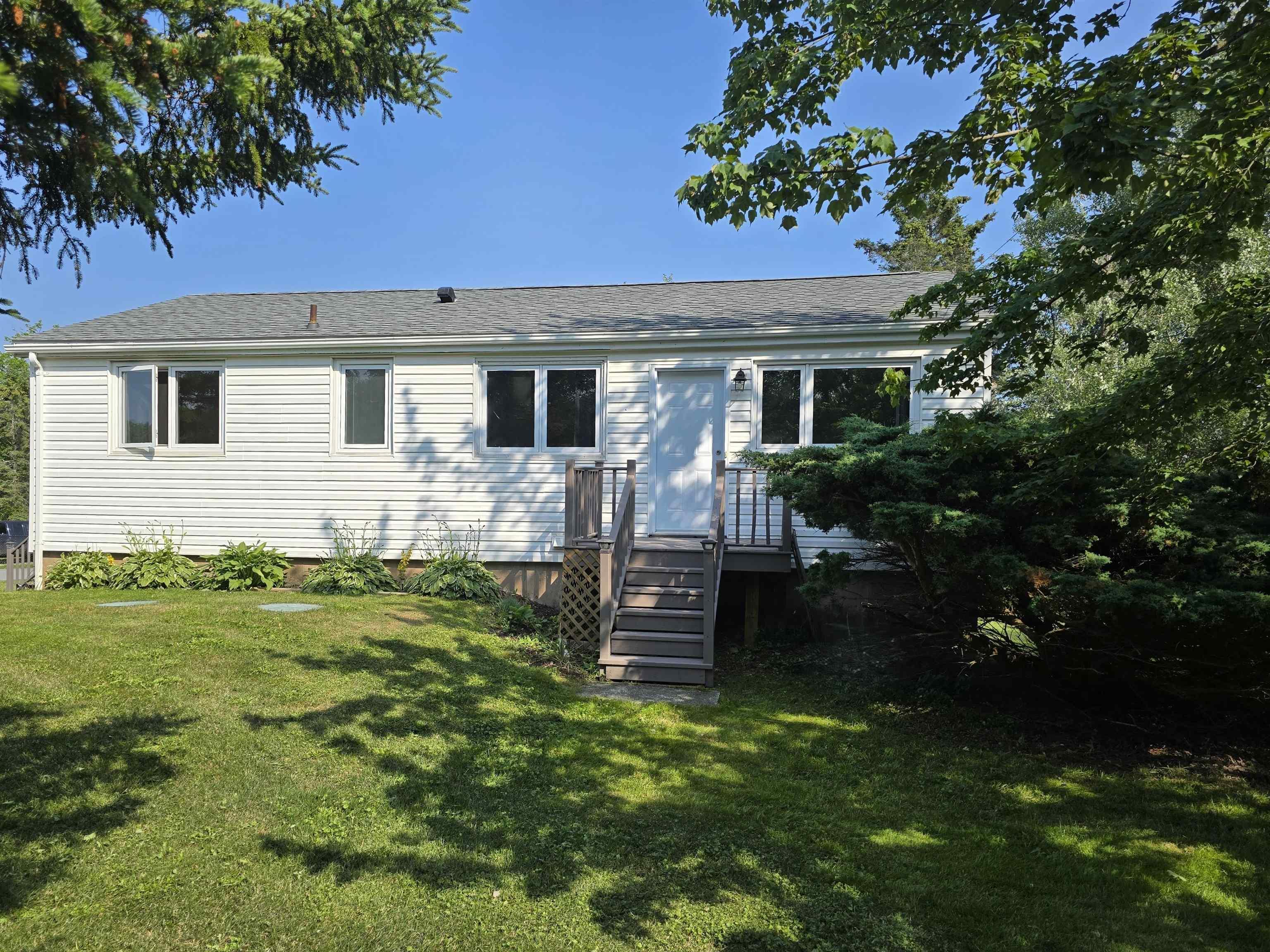 $377,500.00: 44 Bissett Lake Road, Cole Harbour