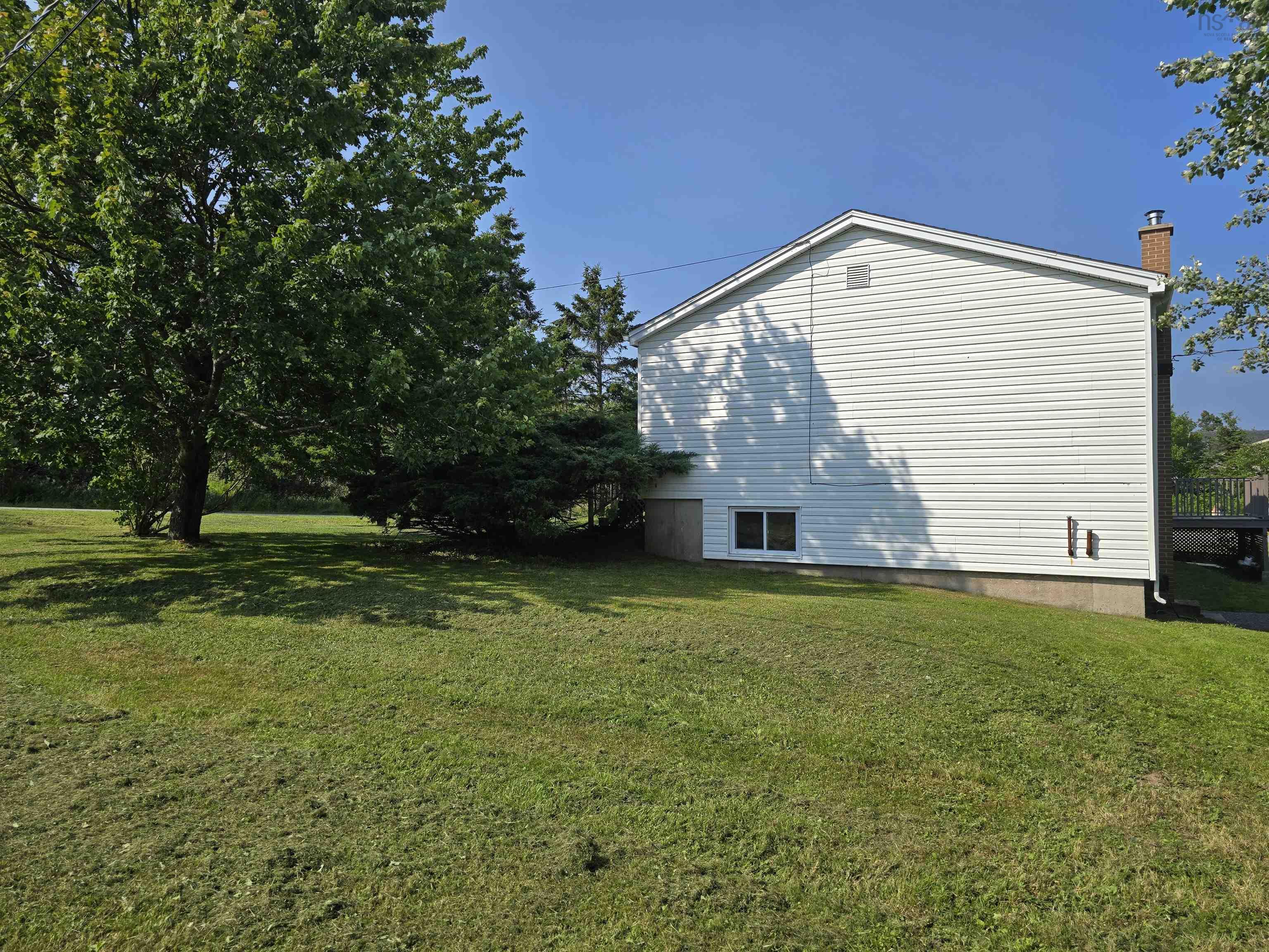 $377,500.00: 44 Bissett Lake Road, Cole Harbour