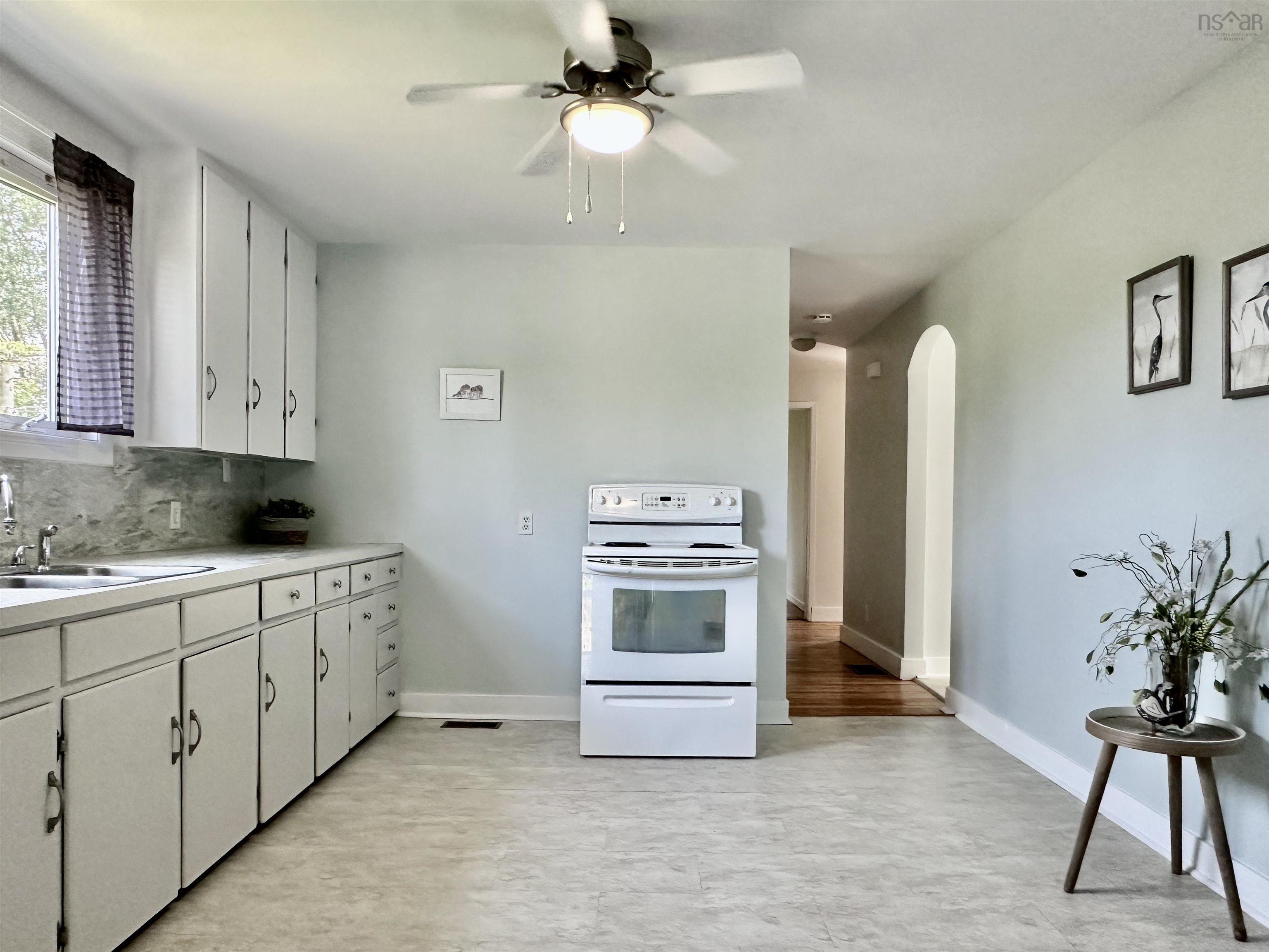 $377,500.00: 44 Bissett Lake Road, Cole Harbour