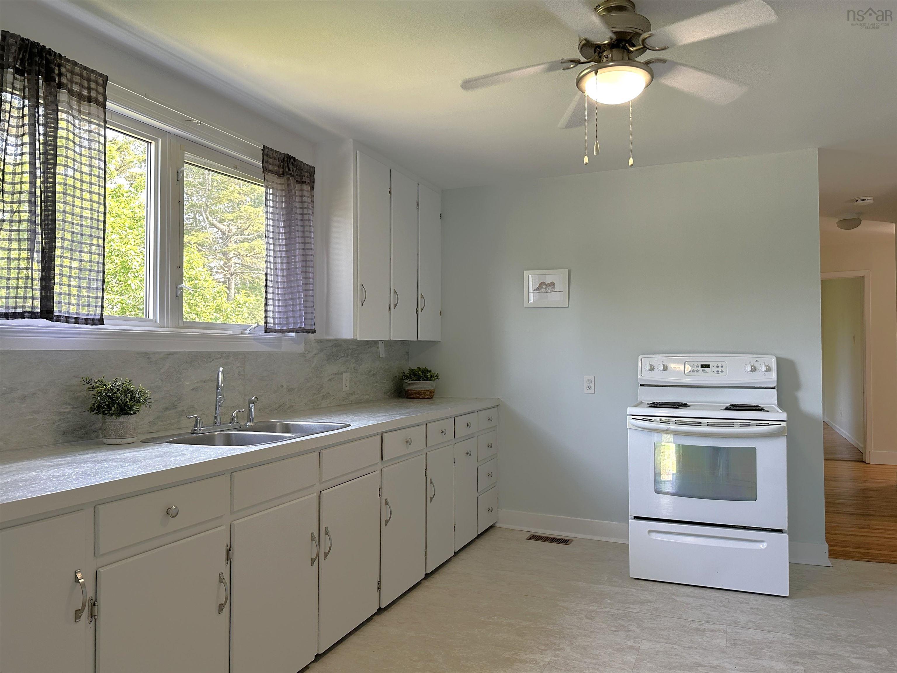 $377,500.00: 44 Bissett Lake Road, Cole Harbour