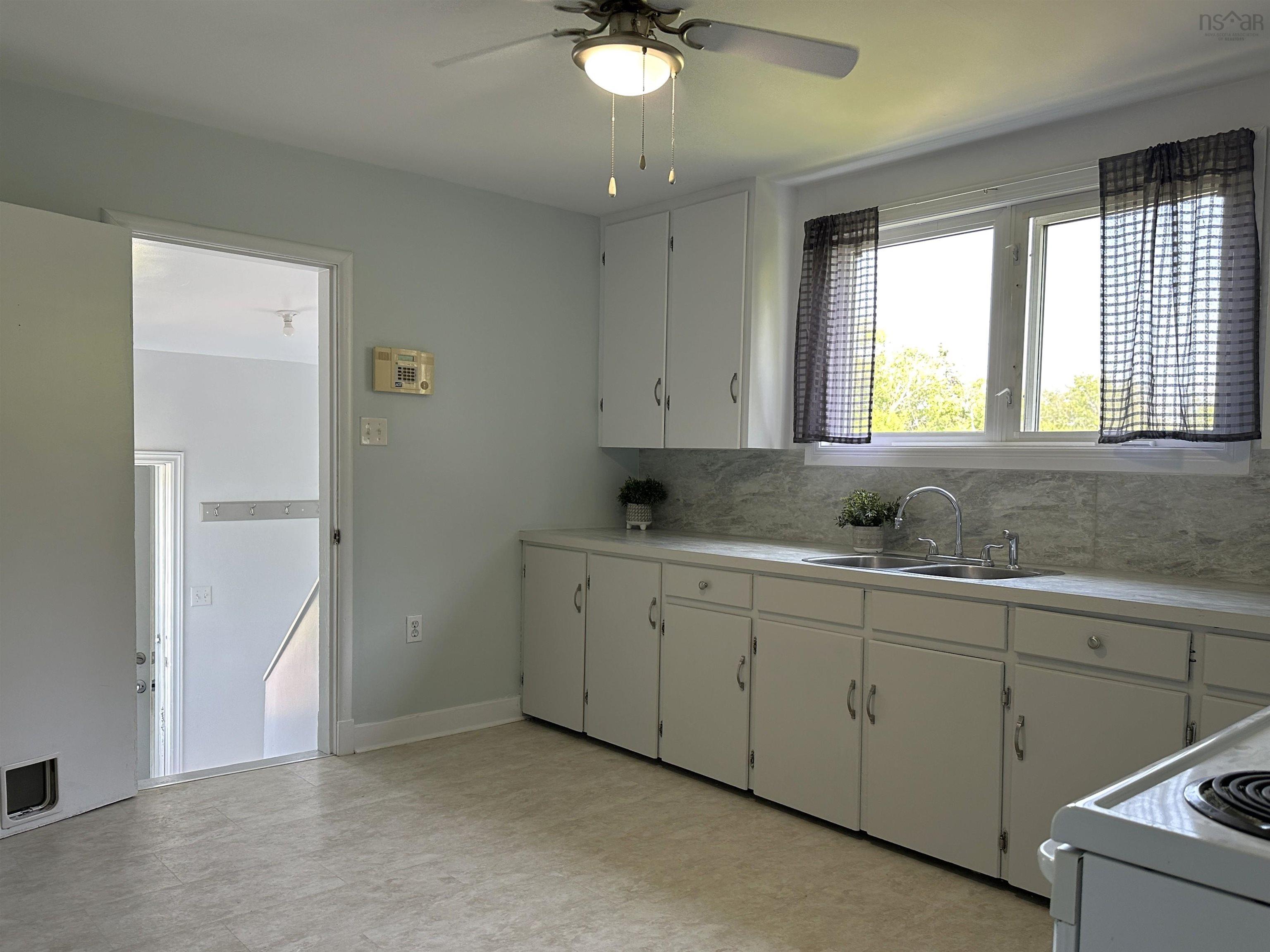 $377,500.00: 44 Bissett Lake Road, Cole Harbour