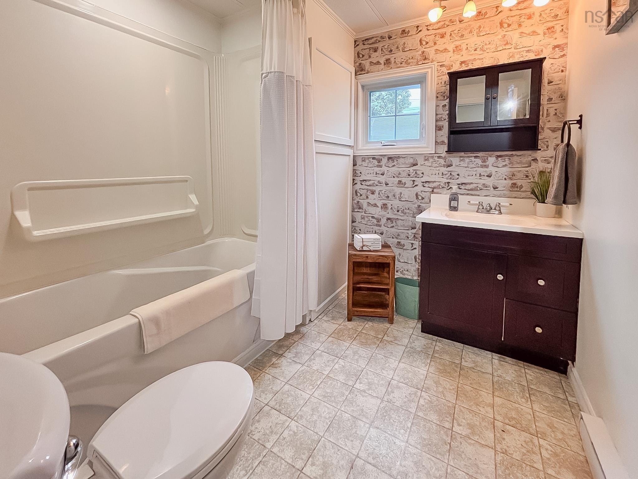 $179,000.00: 1 Spring Crescent, Bridgewater