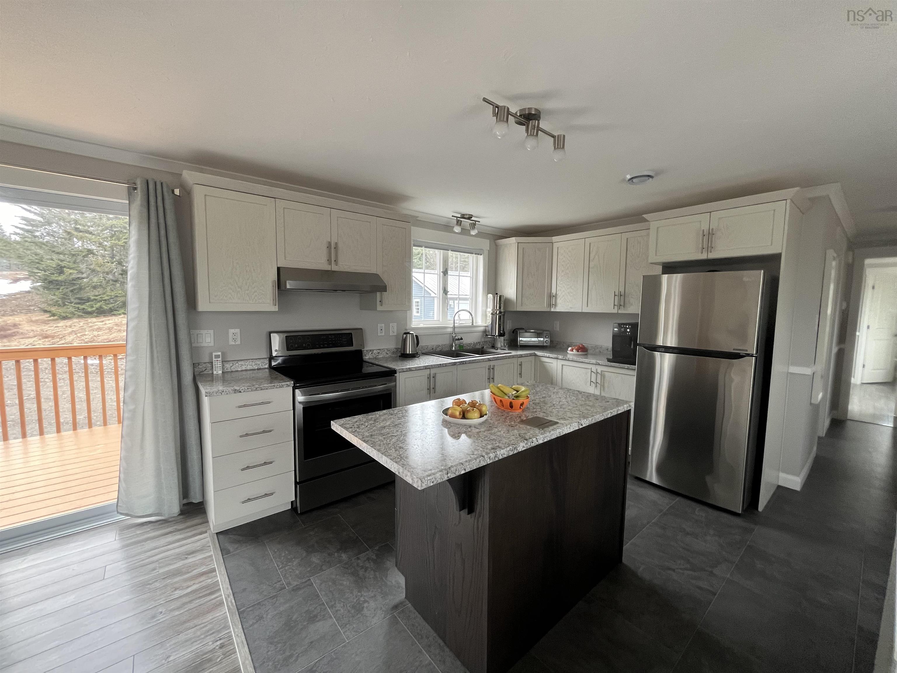 $419,000.00: 290 Eastside Grand River, Grand River