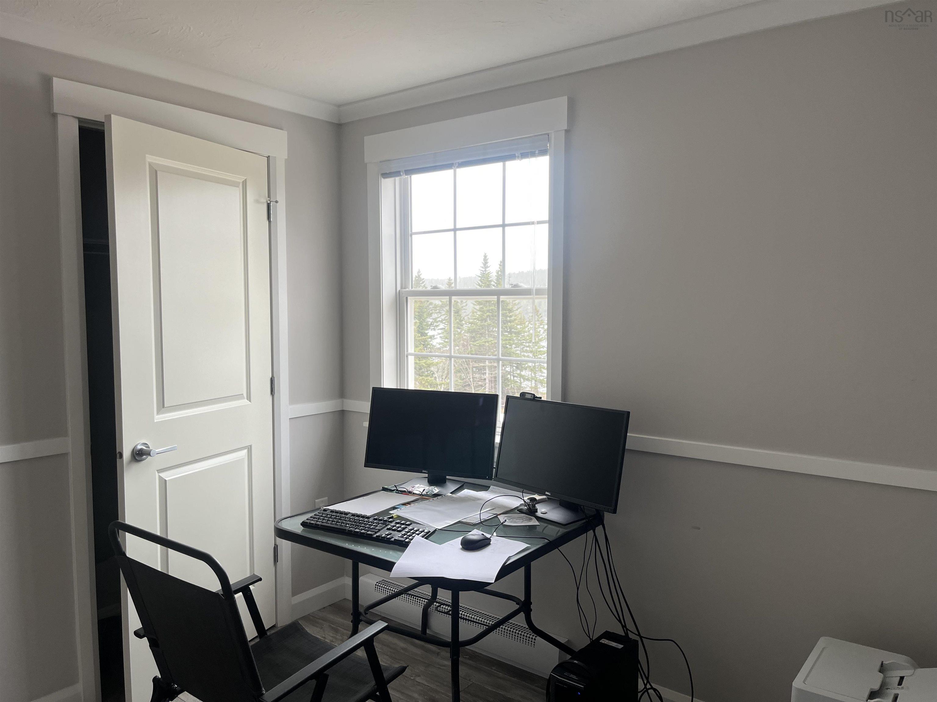 $419,000.00: 290 Eastside Grand River, Grand River