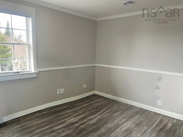 $419,000.00: 290 Eastside Grand River, Grand River