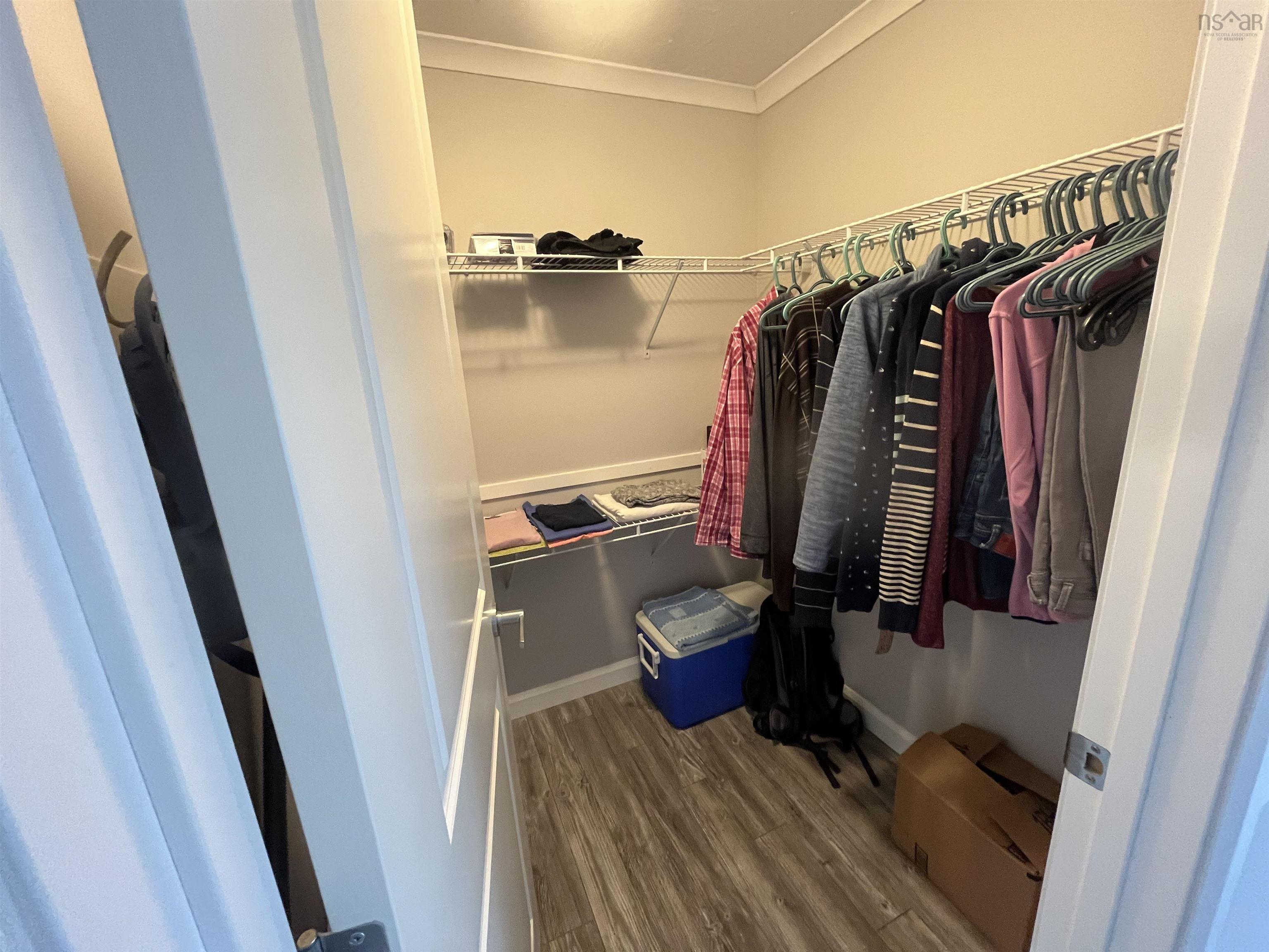 $419,000.00: 290 Eastside Grand River, Grand River