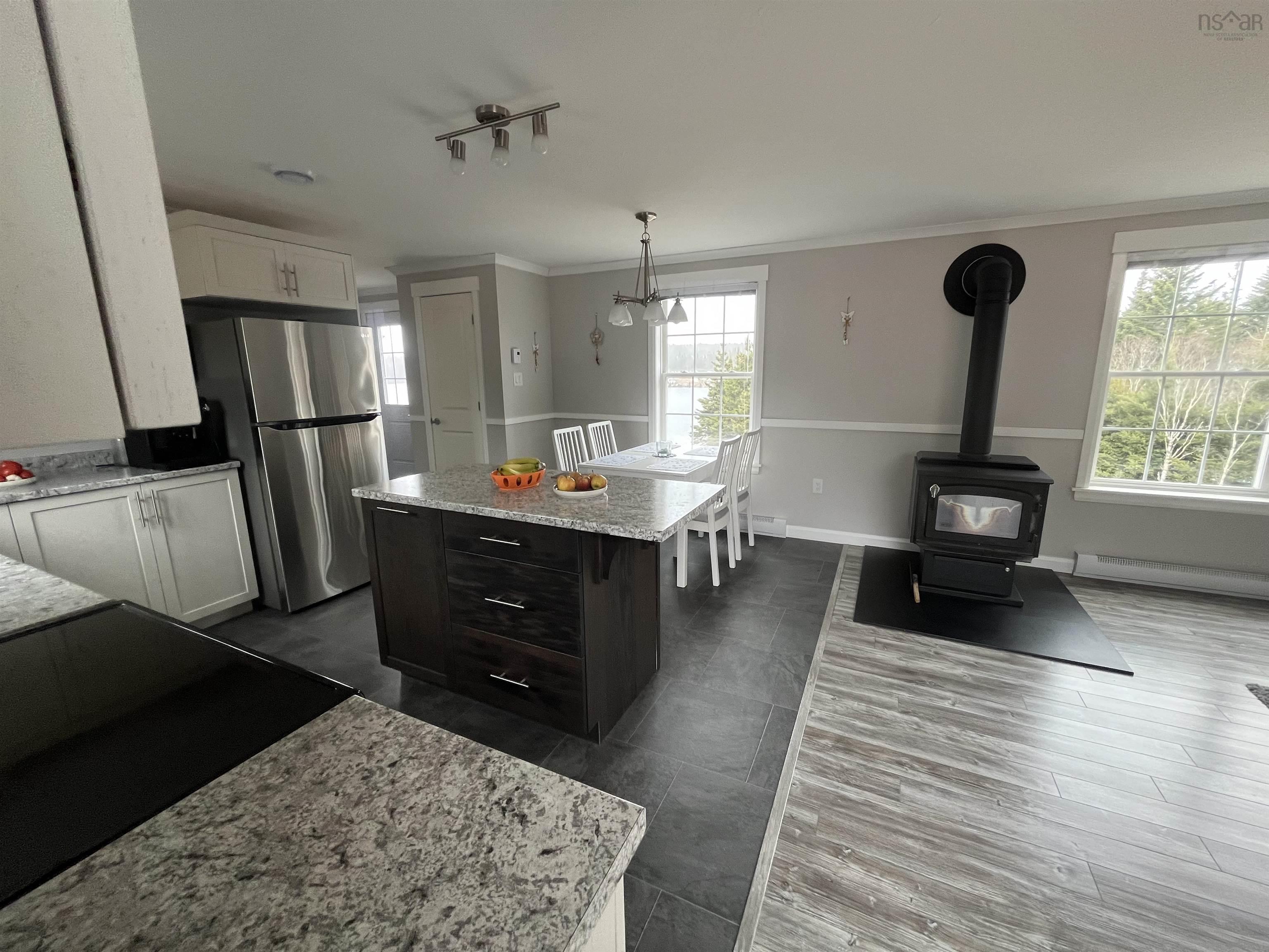 $419,000.00: 290 Eastside Grand River, Grand River