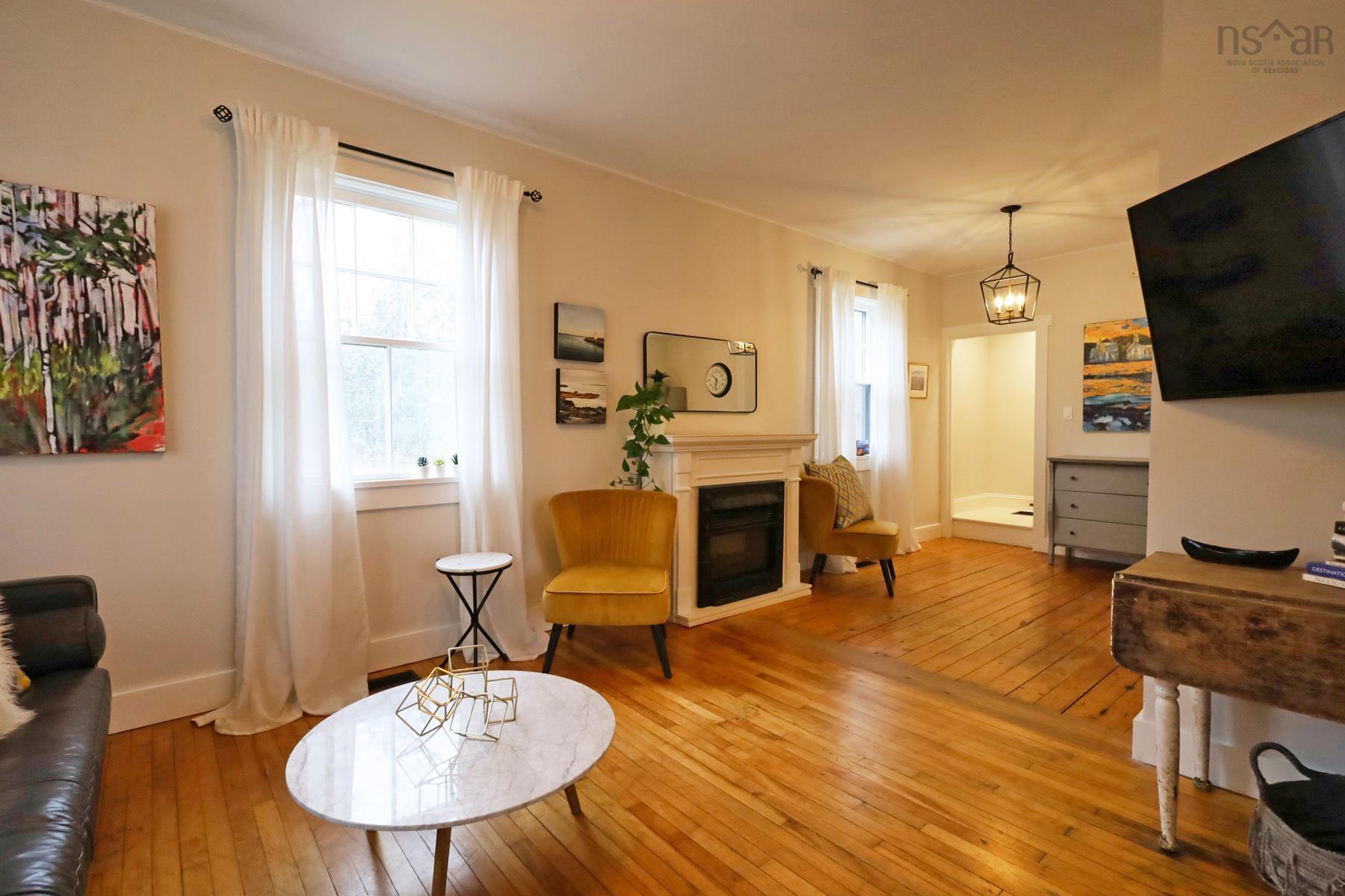 $349,900.00: 299 Main Street, Mahone Bay