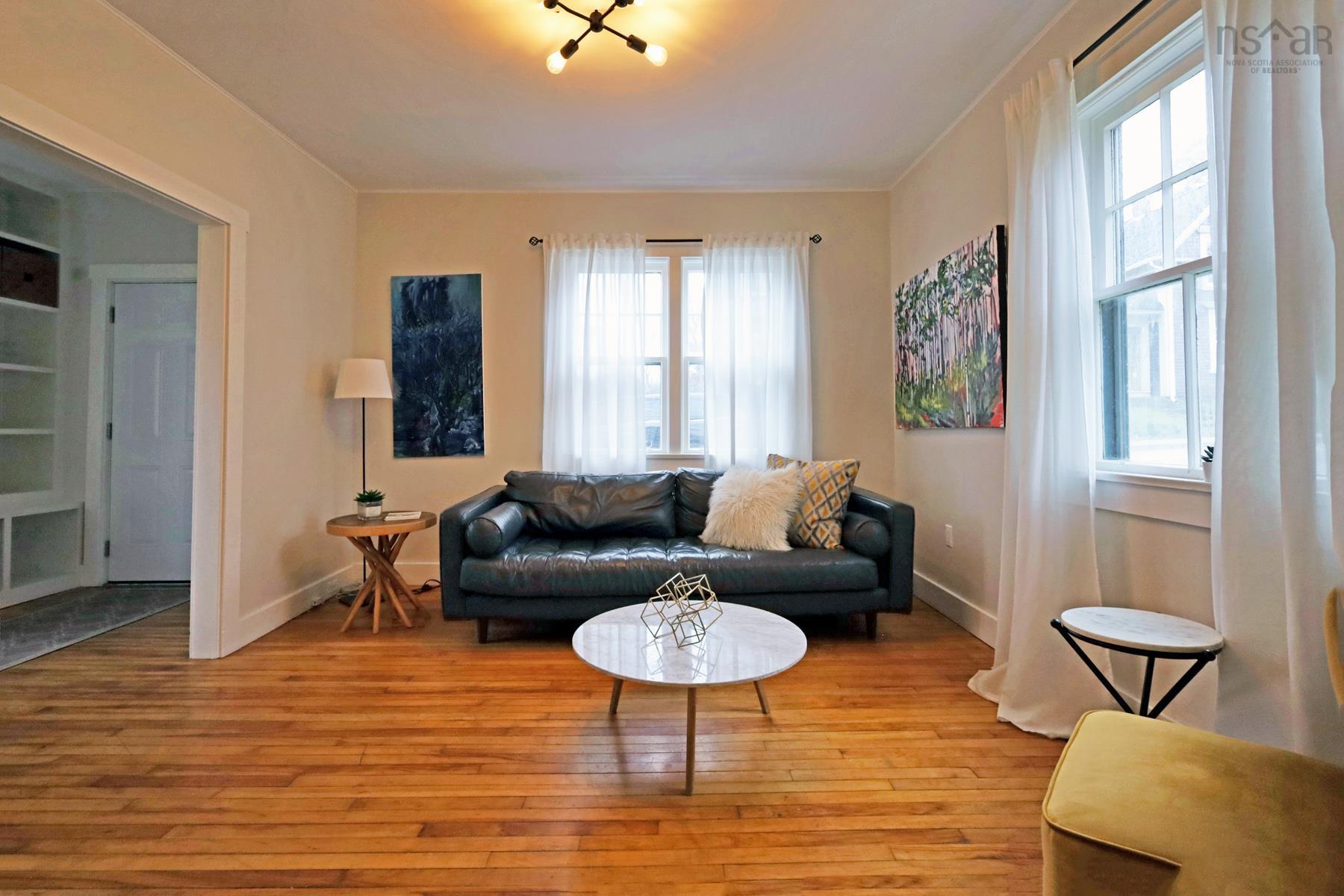 $349,900.00: 299 Main Street, Mahone Bay