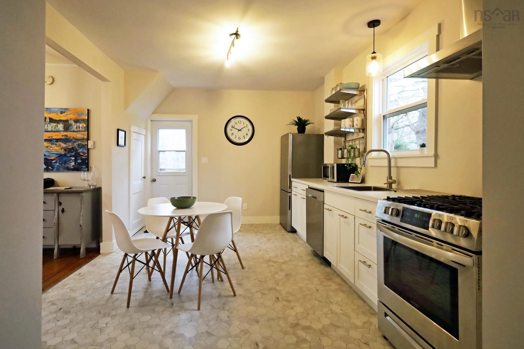 $349,900.00: 299 Main Street, Mahone Bay