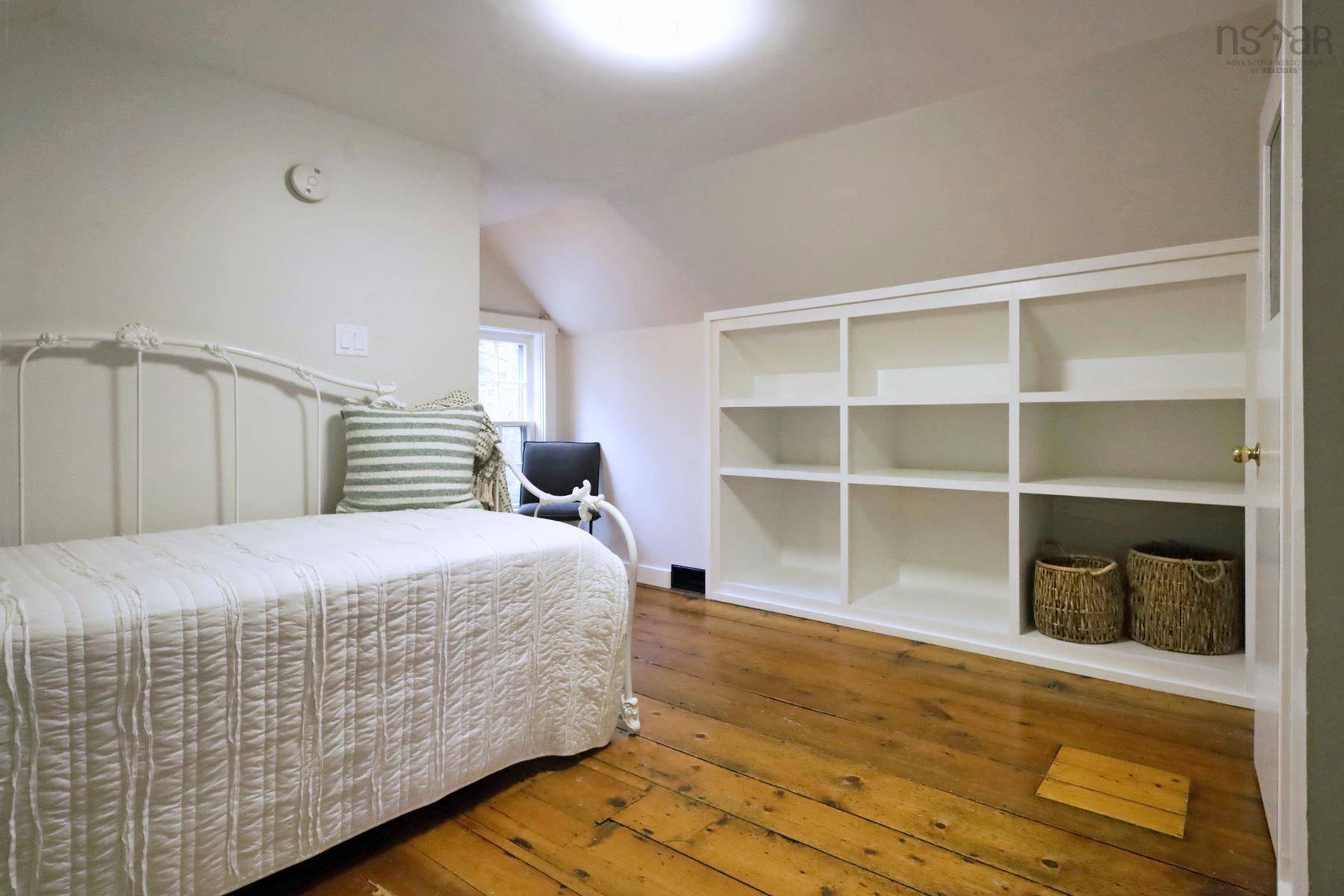 $349,900.00: 299 Main Street, Mahone Bay