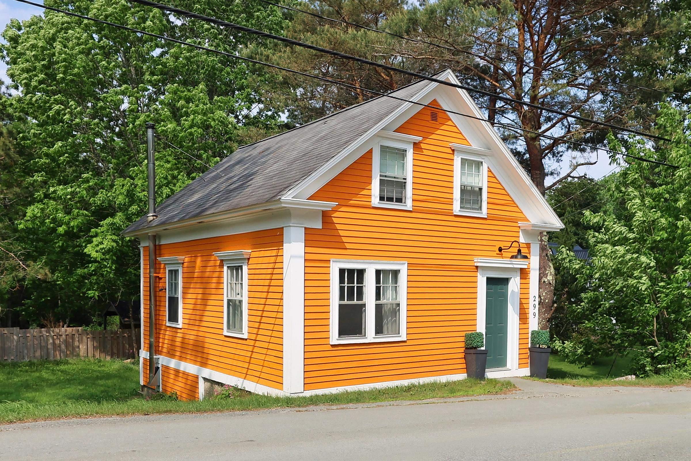 $349,900.00: 299 Main Street, Mahone Bay