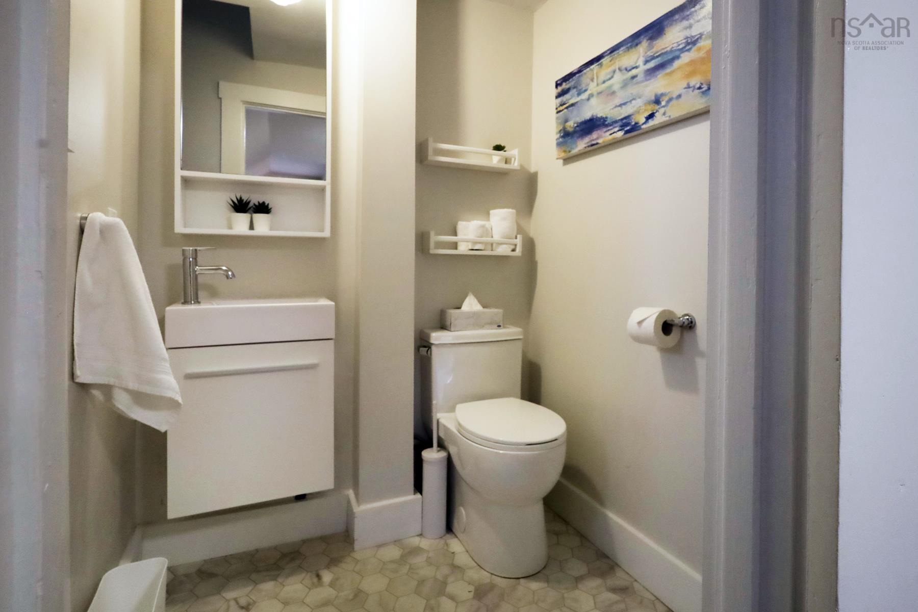 $349,900.00: 299 Main Street, Mahone Bay