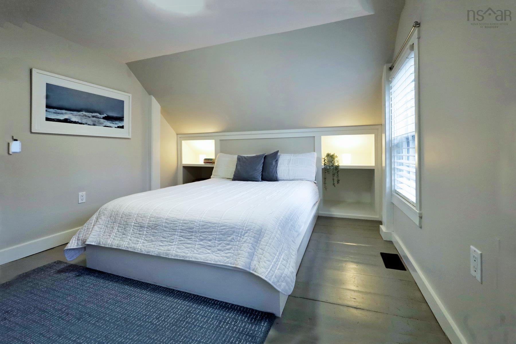 $349,900.00: 299 Main Street, Mahone Bay