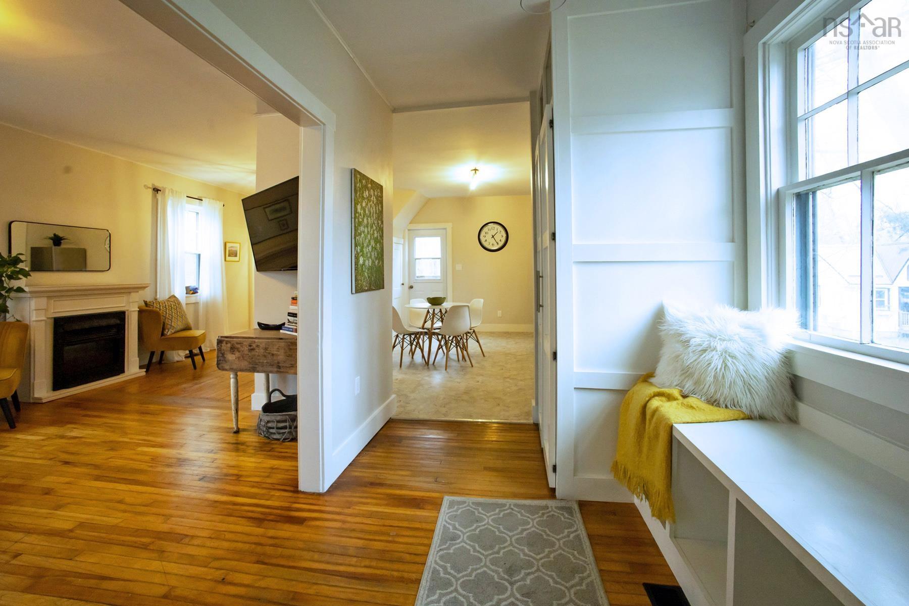 $349,900.00: 299 Main Street, Mahone Bay