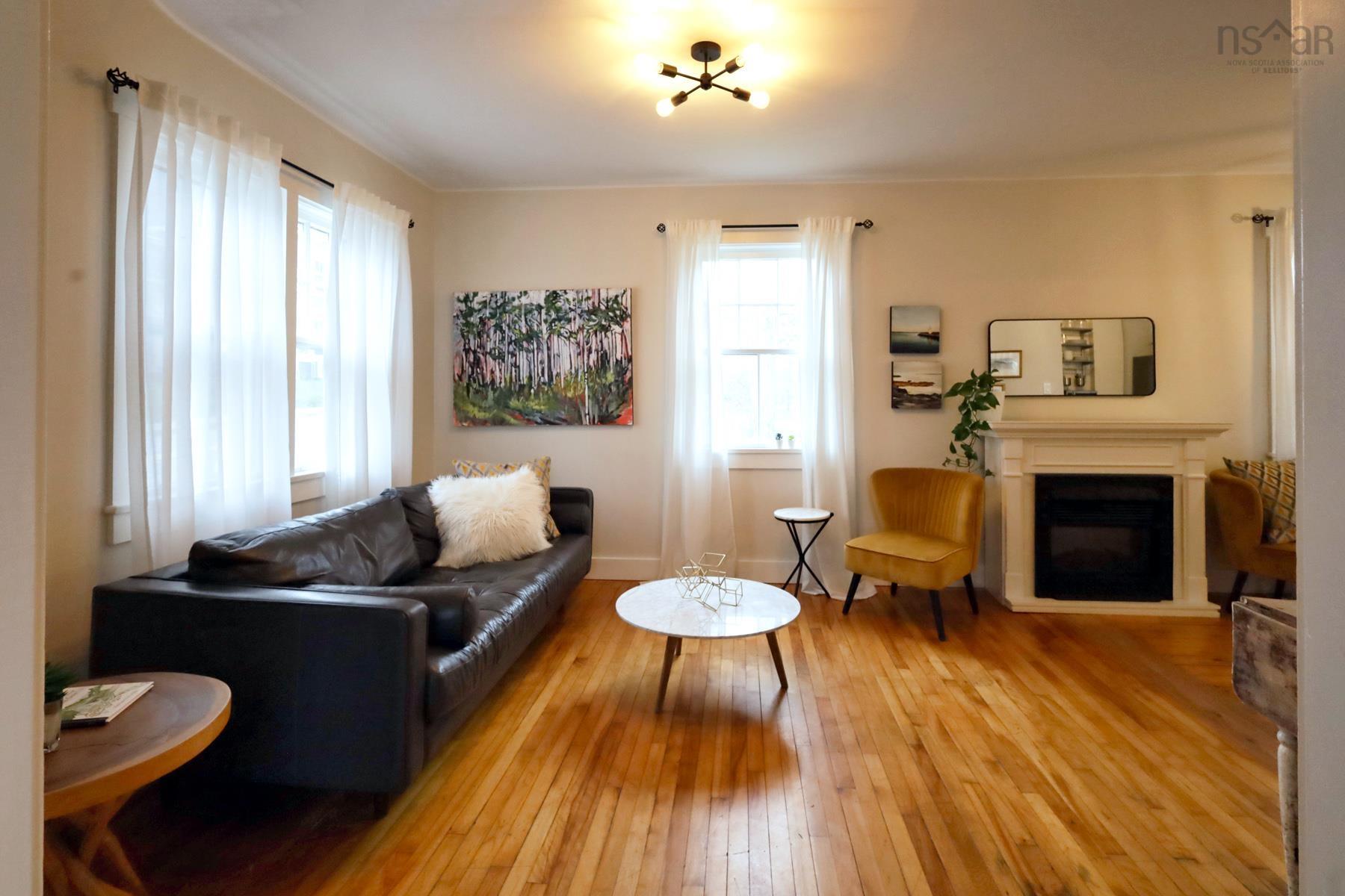 $349,900.00: 299 Main Street, Mahone Bay