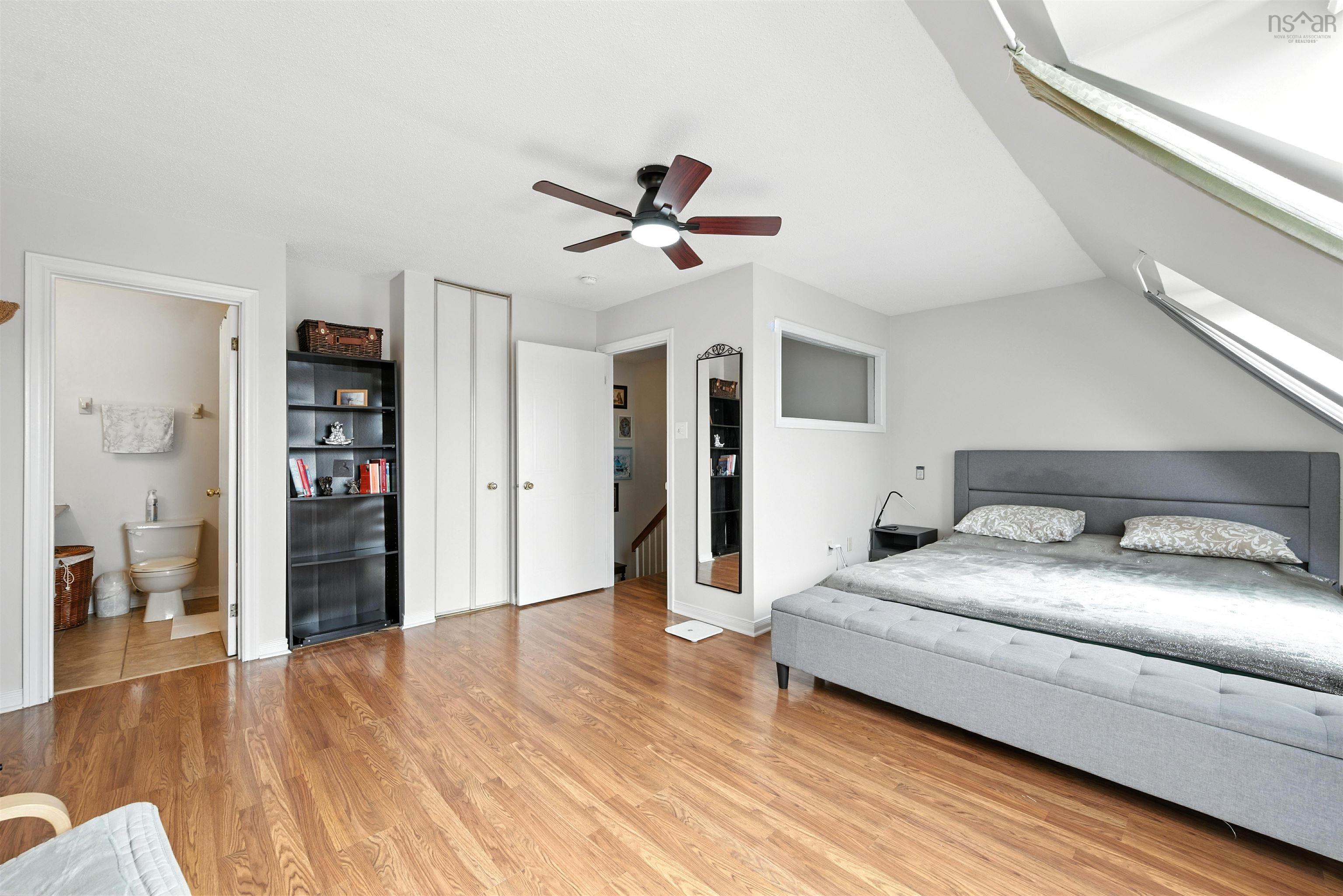 $399,900.00: 8 77 Collins Grove, Dartmouth