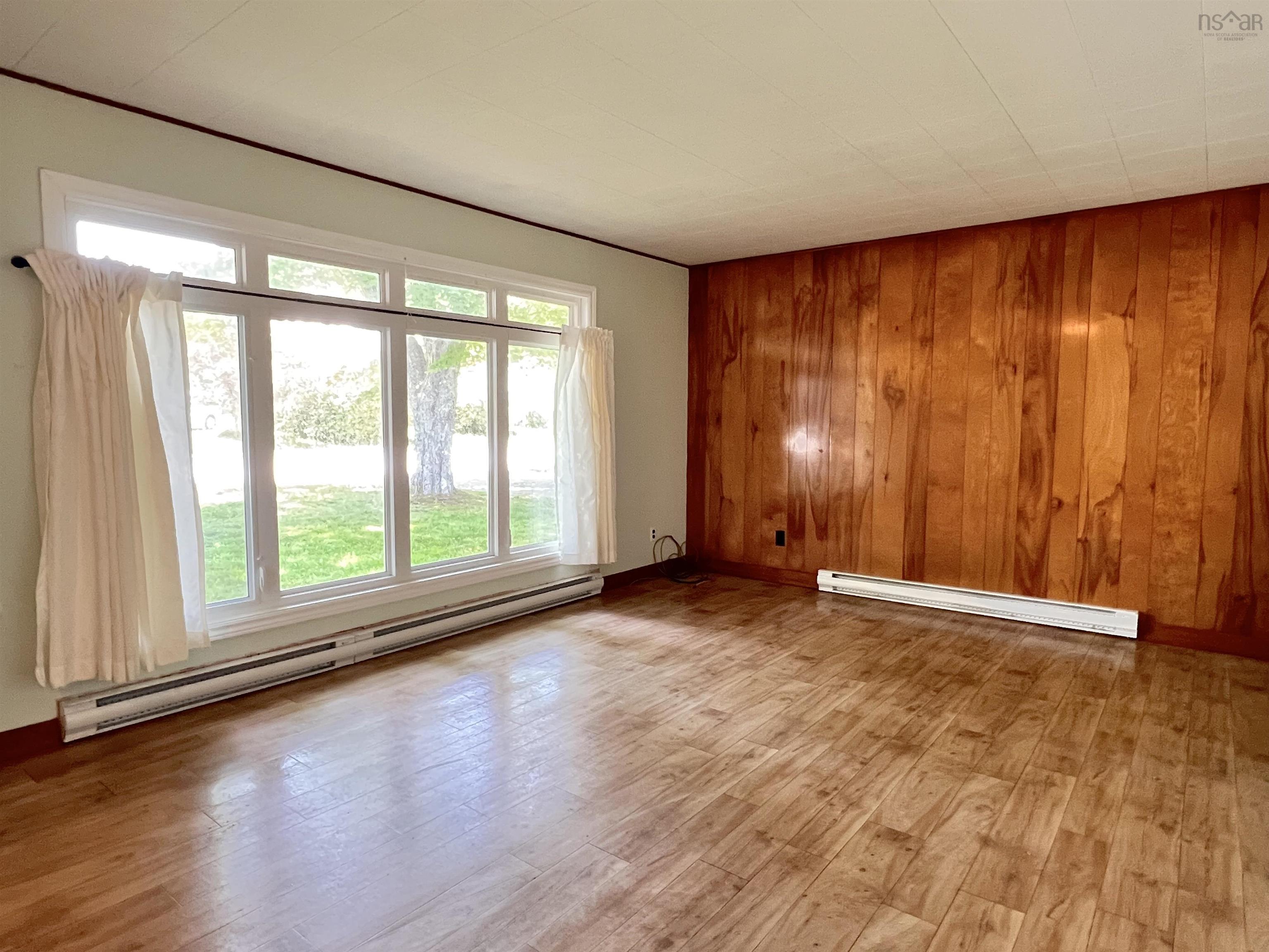 $235,000.00: 190 Mowatt Street, Shelburne