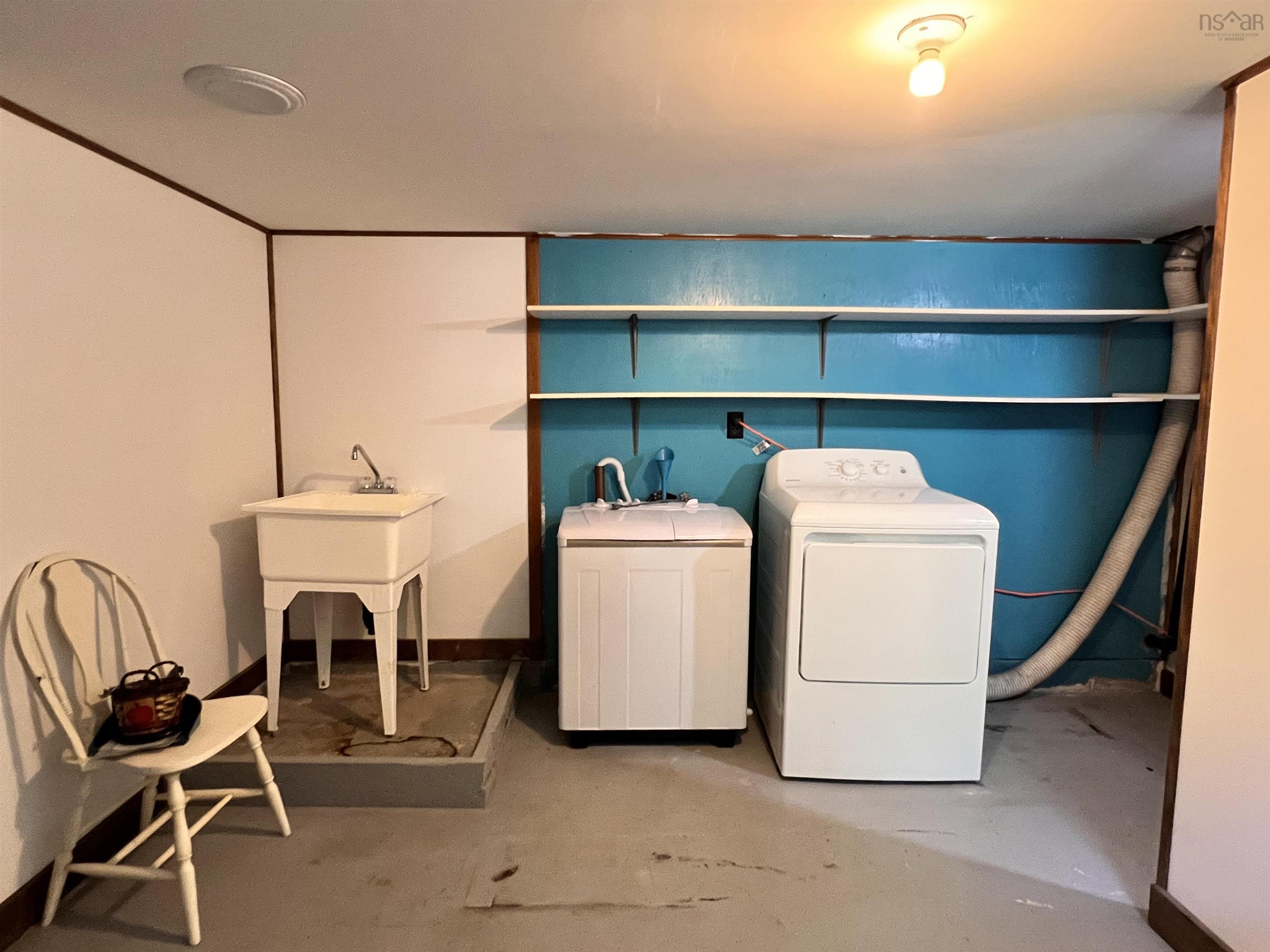 $235,000.00: 190 Mowatt Street, Shelburne