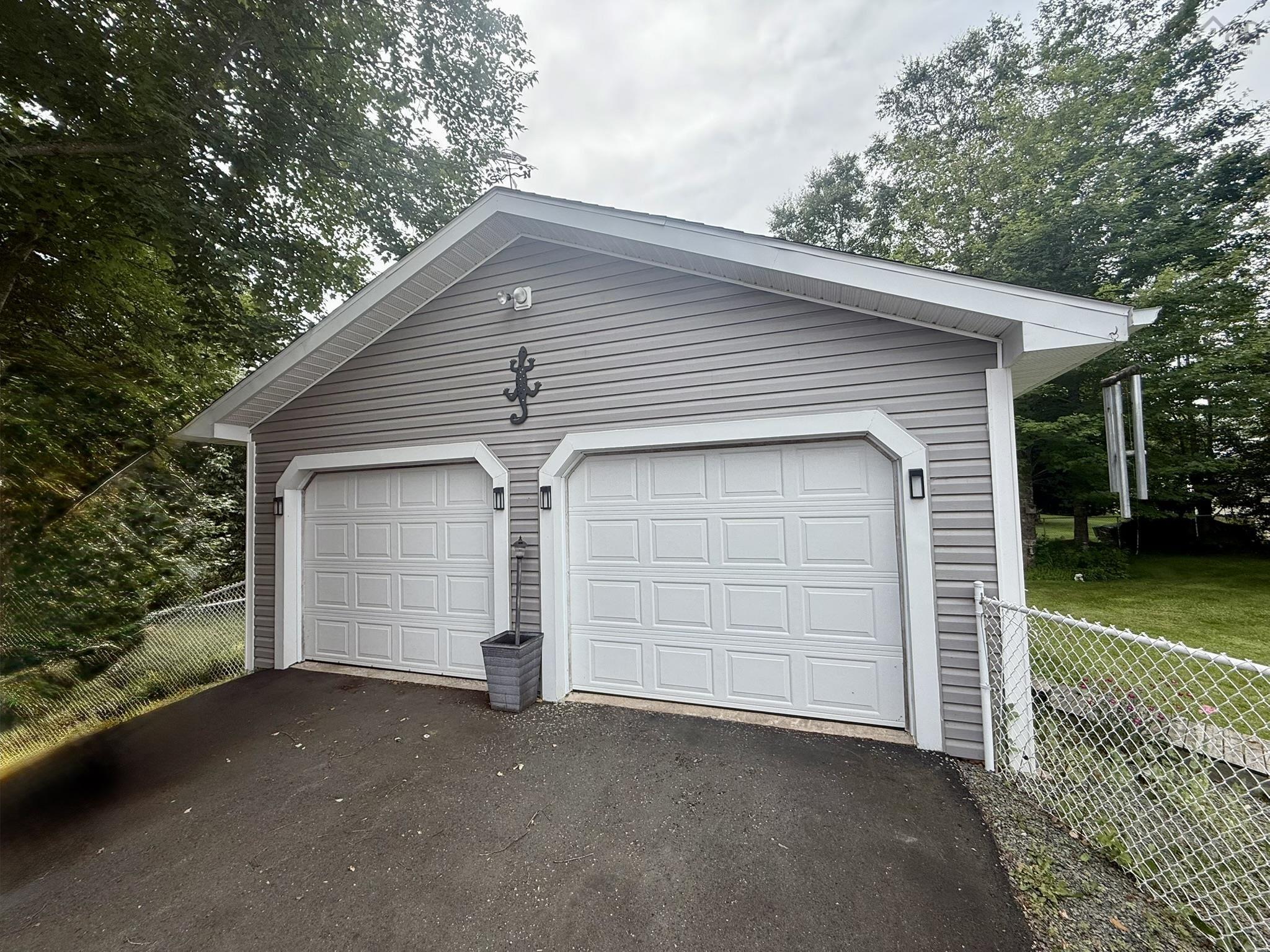 $575,000.00: 23 SILVERWOOD Drive, Valley