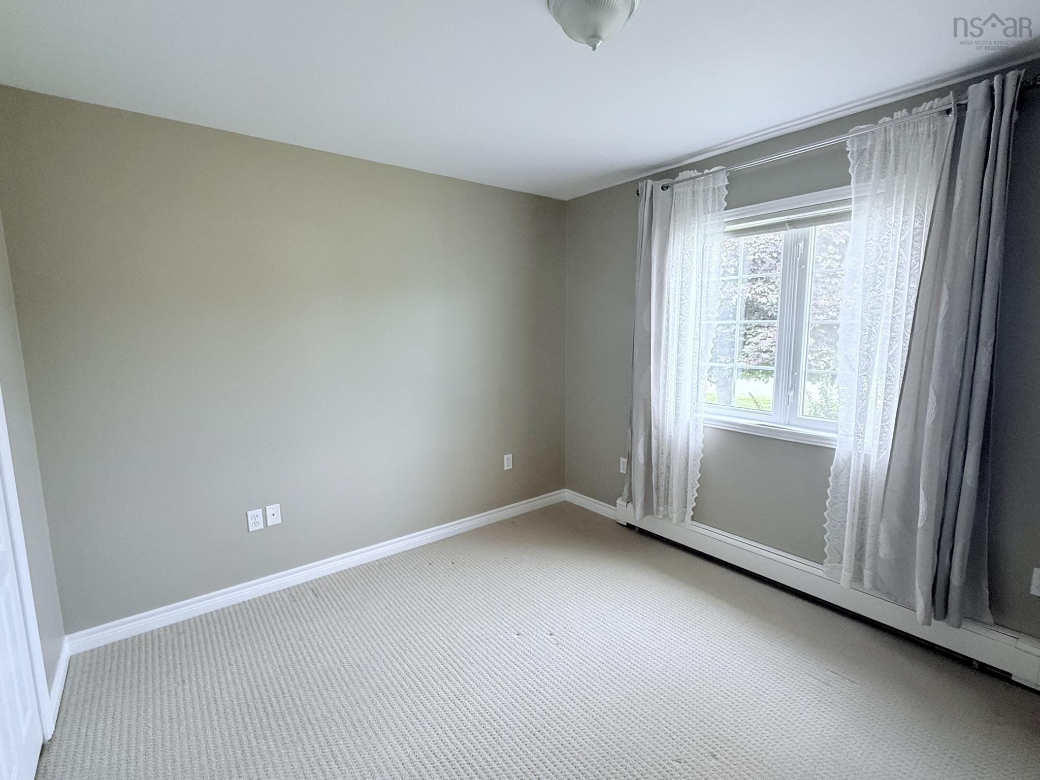 $575,000.00: 23 SILVERWOOD Drive, Valley