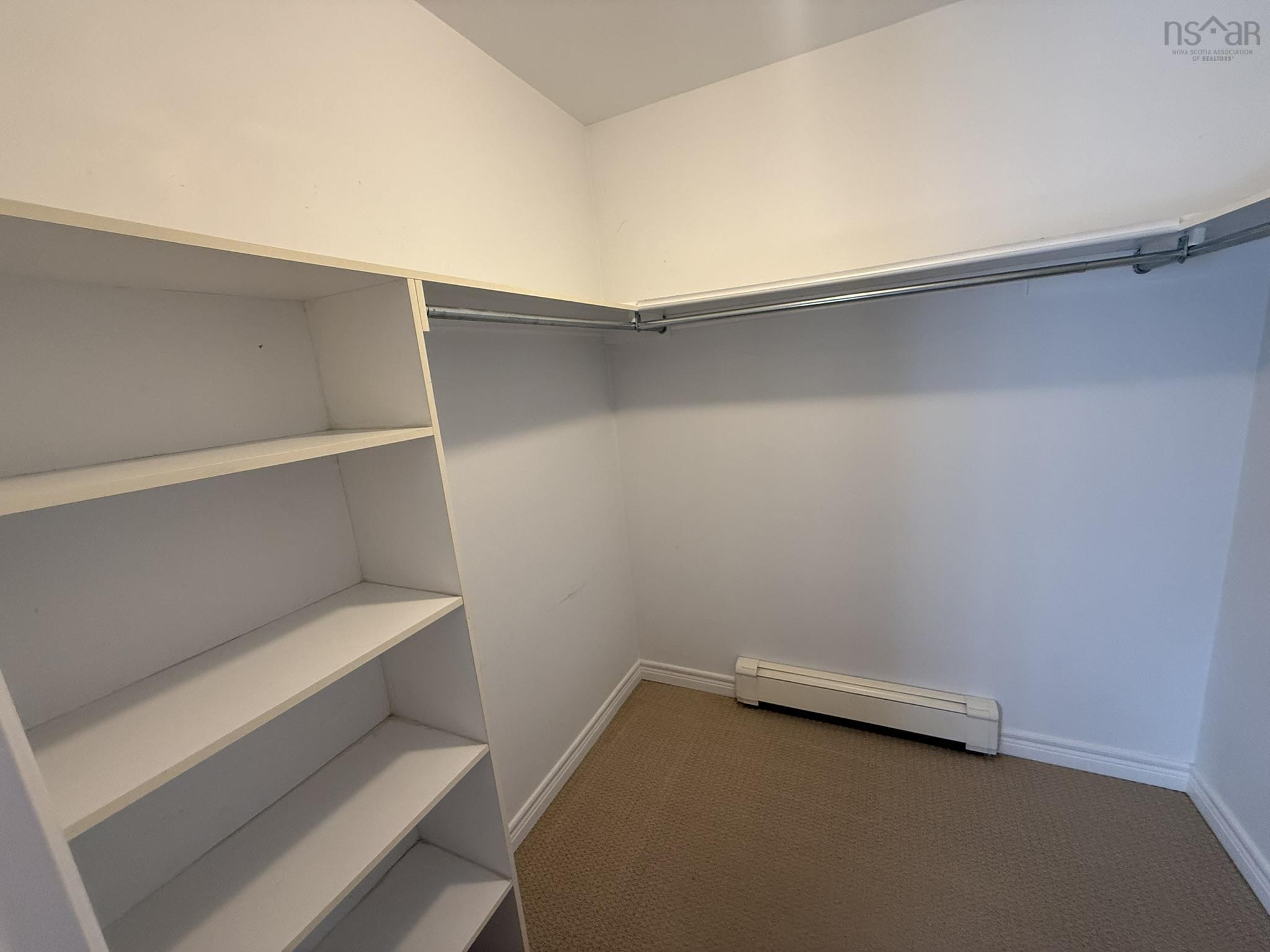 $575,000.00: 23 SILVERWOOD Drive, Valley