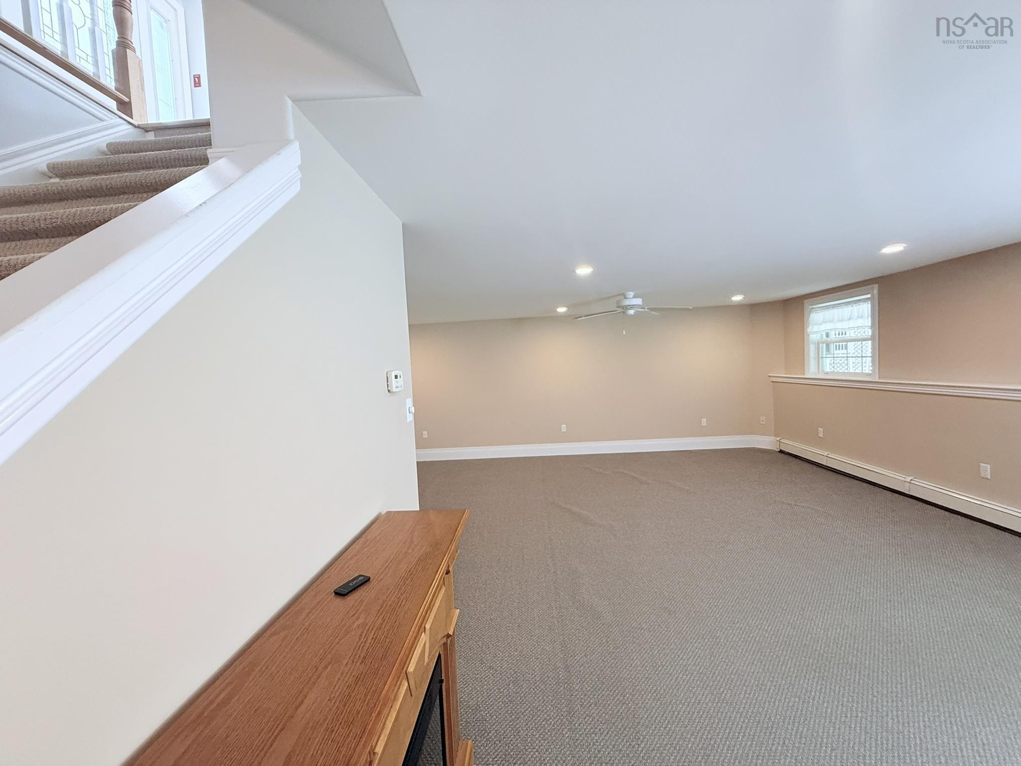 $575,000.00: 23 SILVERWOOD Drive, Valley