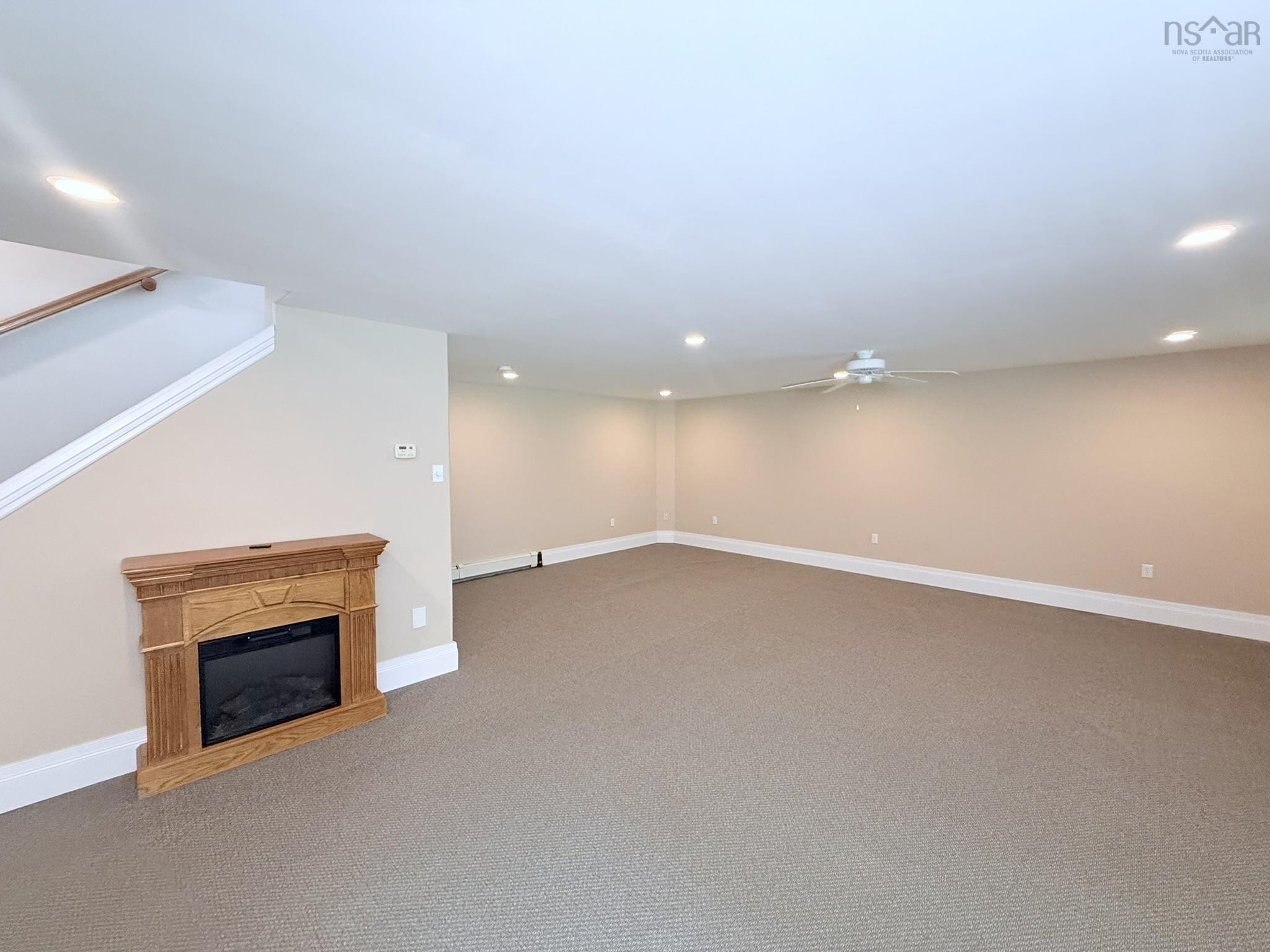 $575,000.00: 23 SILVERWOOD Drive, Valley