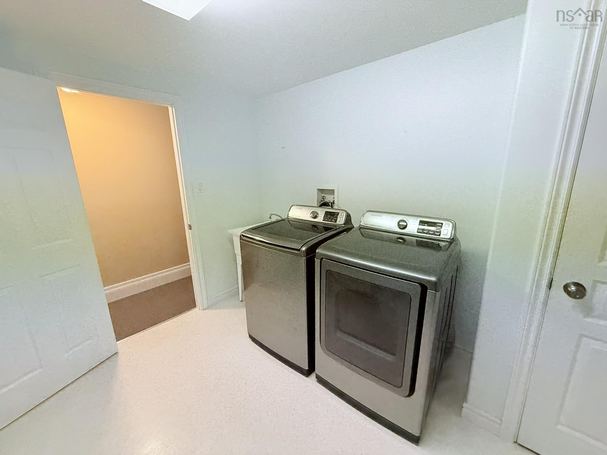 $575,000.00: 23 SILVERWOOD Drive, Valley